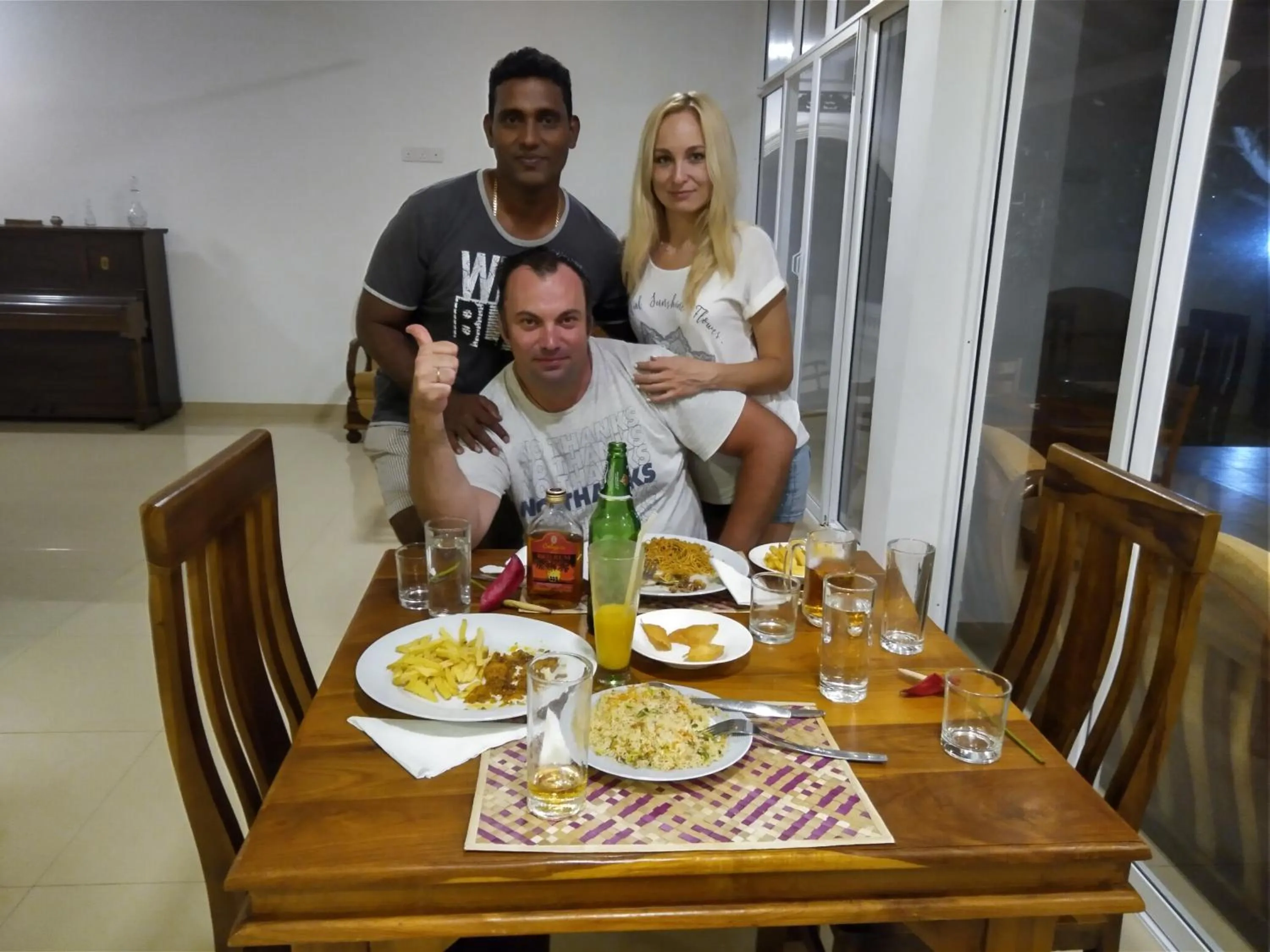 Restaurant/places to eat in Turtle Paradise Villa