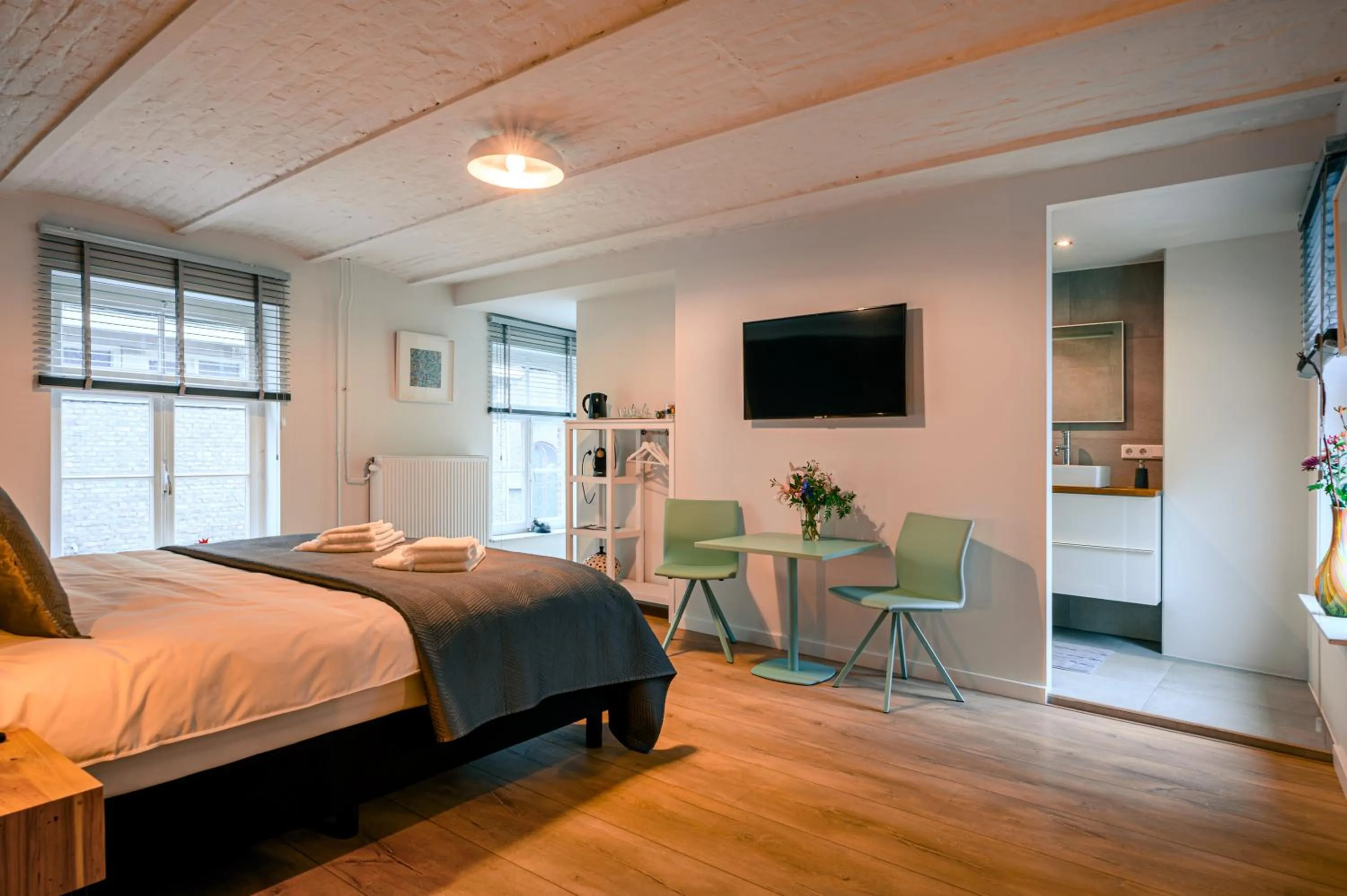 Photo of the whole room, Bed in B&B Gracht 62