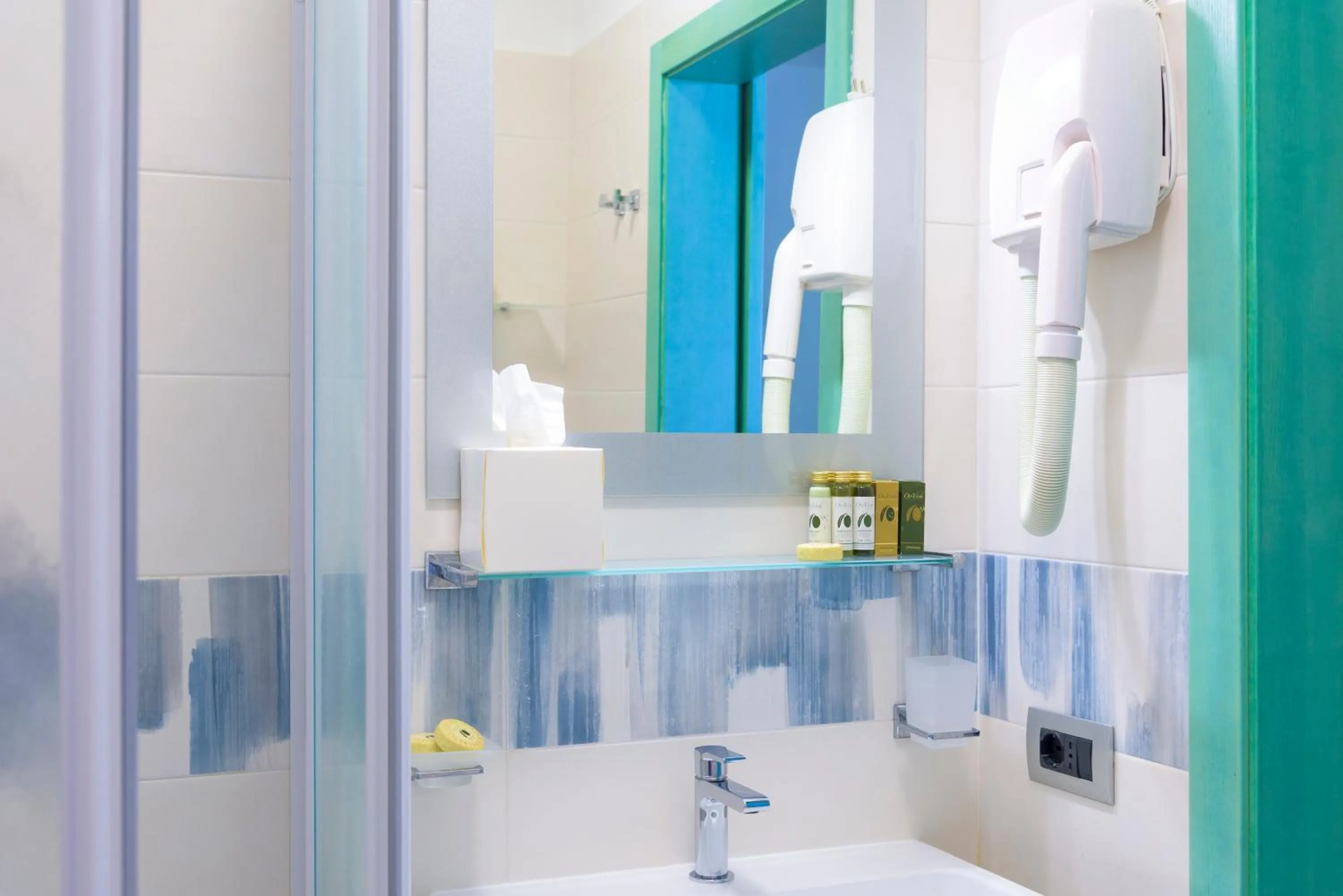 Shower in Hotel Montecristo