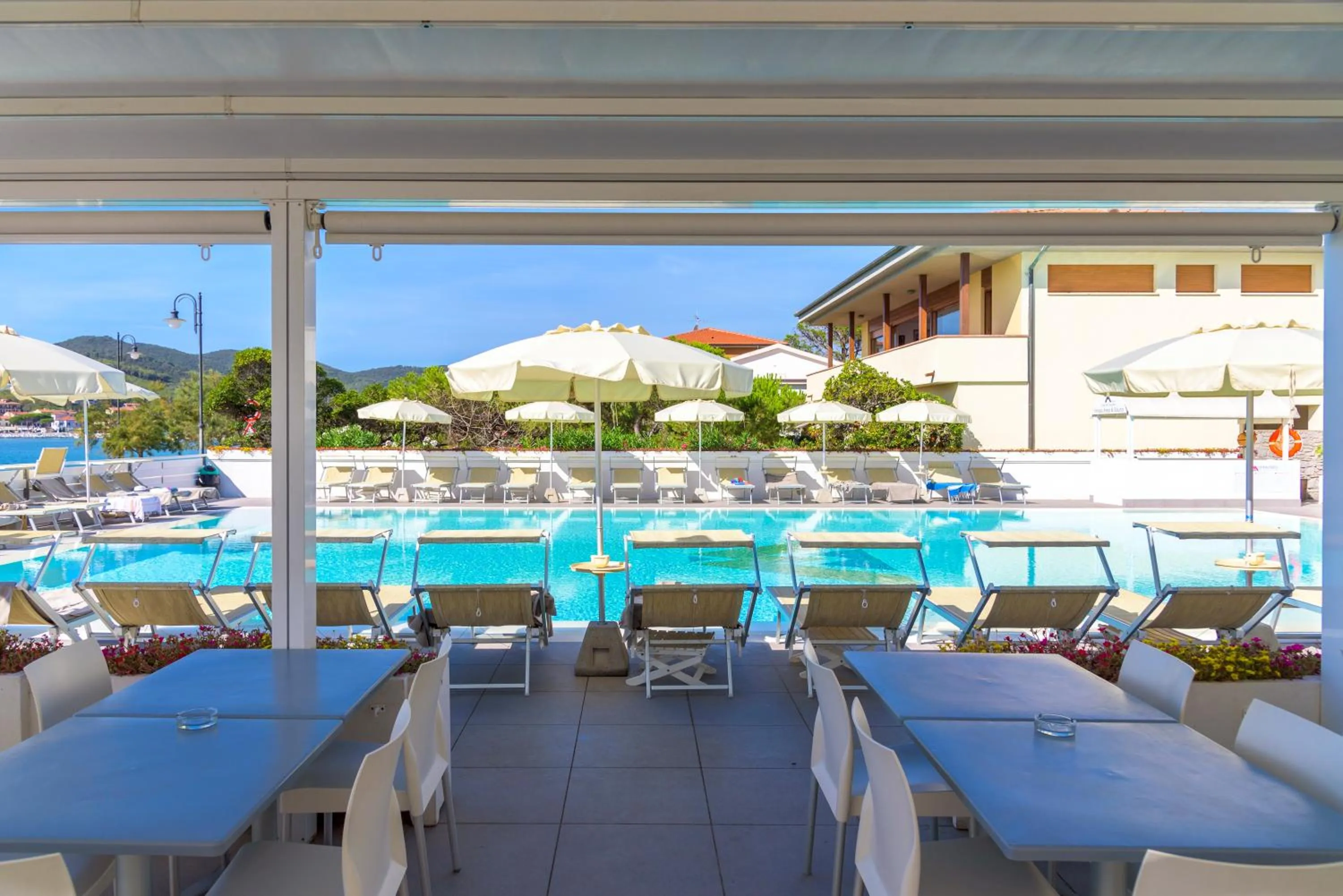 Restaurant/places to eat in Hotel Montecristo