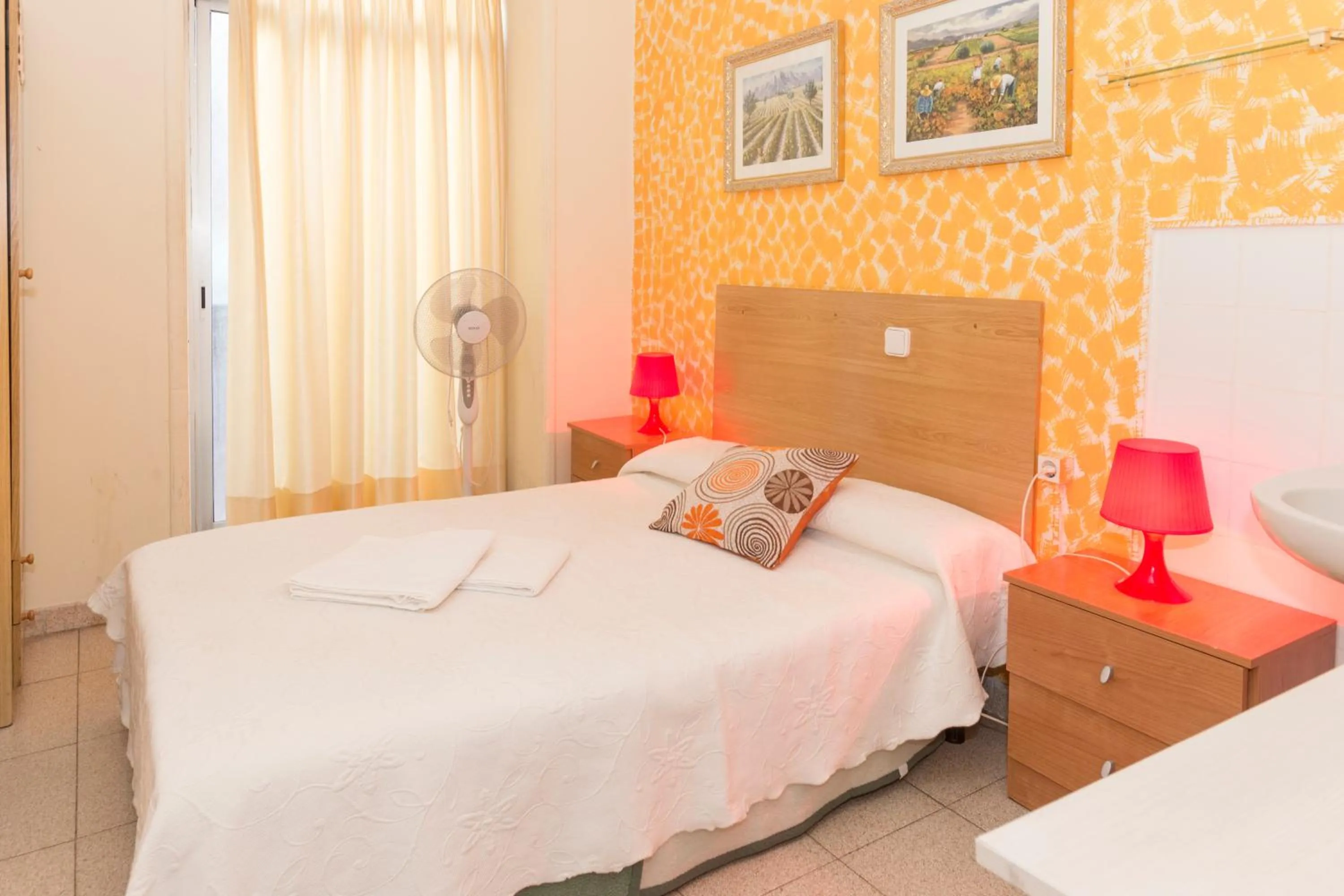 Photo of the whole room in Pensión Dani