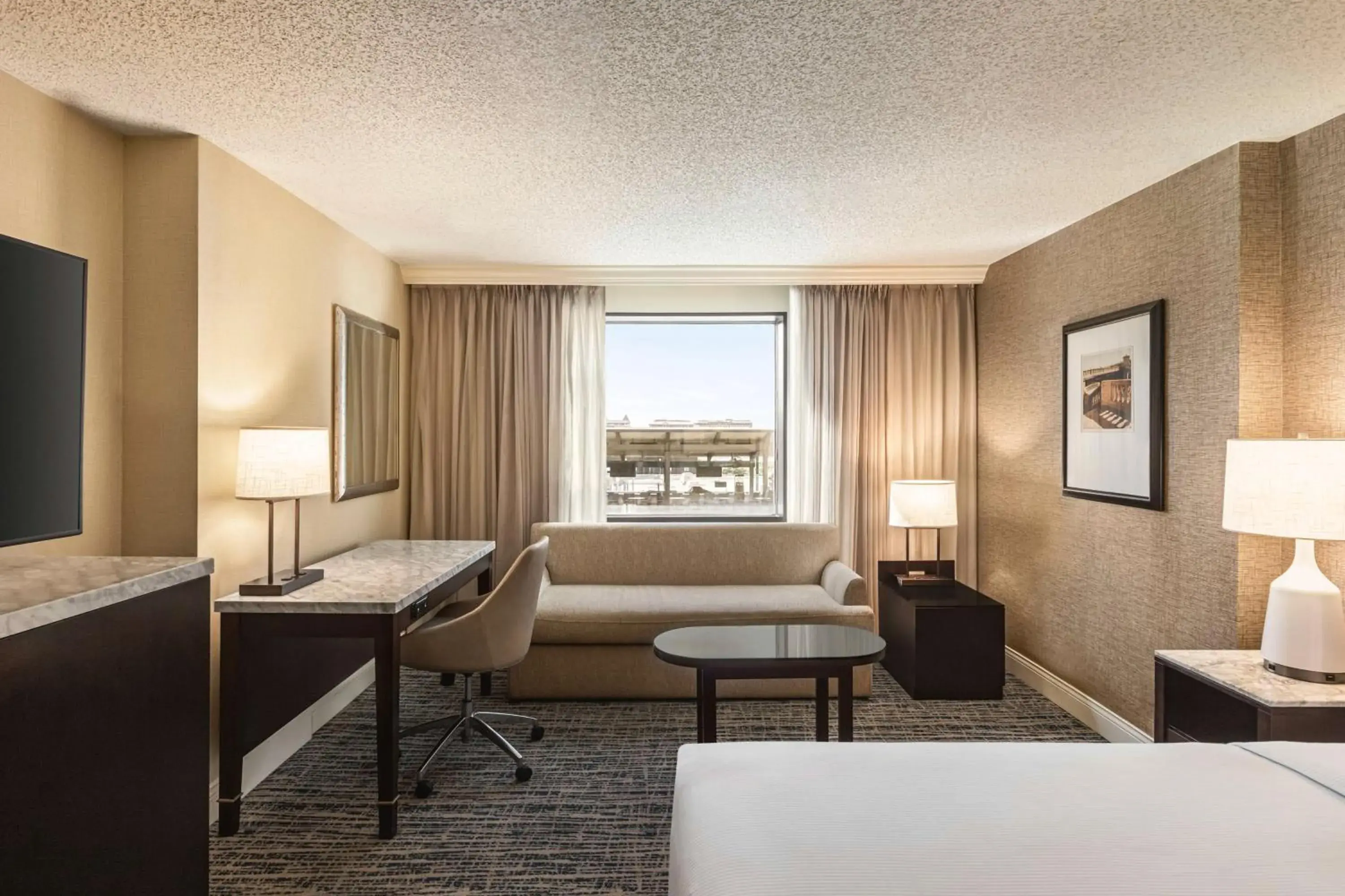 King Room with Pool View in Hilton Tampa Downtown King Room with Pool View in Hilton Tampa Downtown