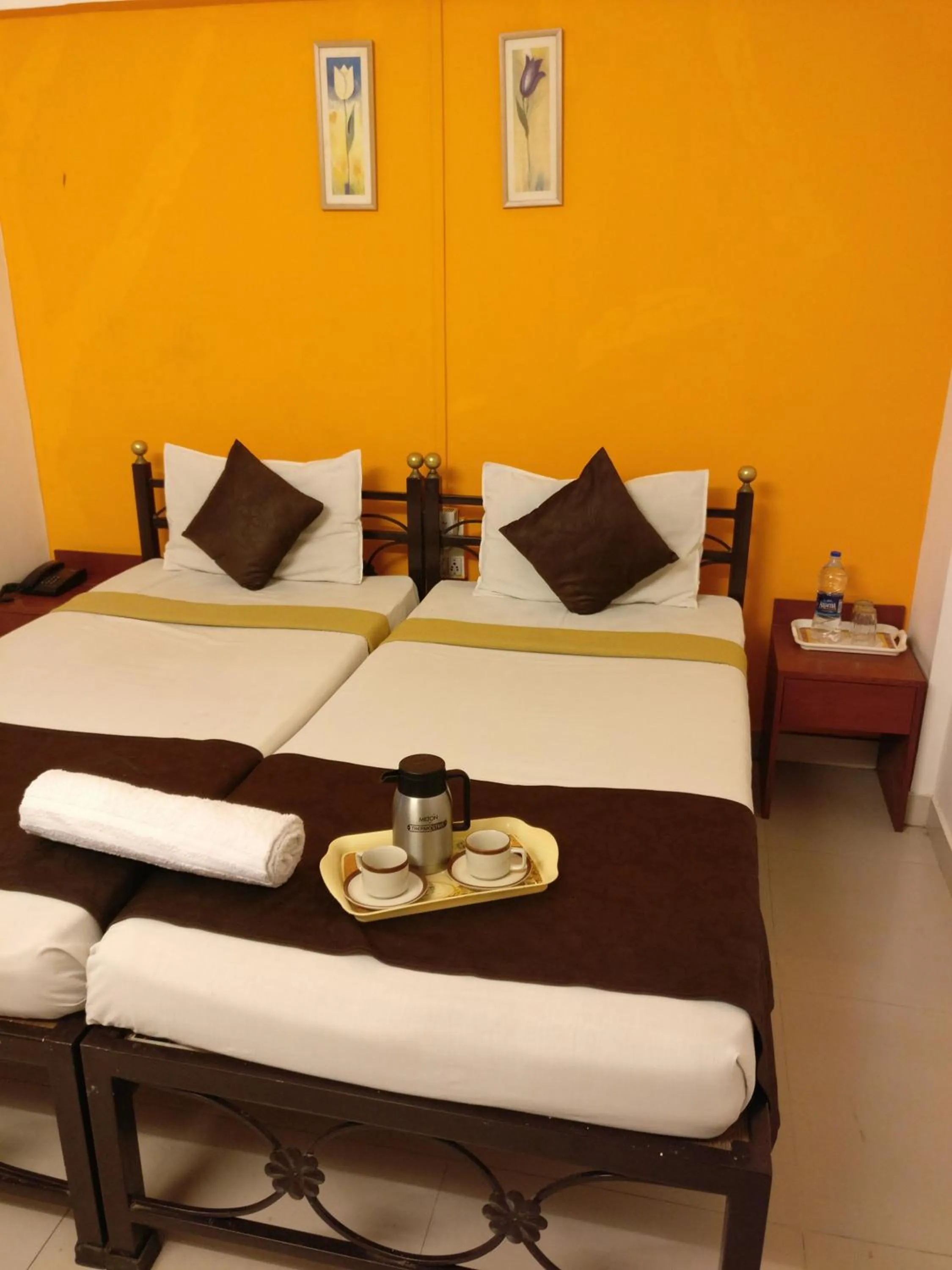 Bedroom, Bed in HMR Hotels - Hotel HMR Royal Inn