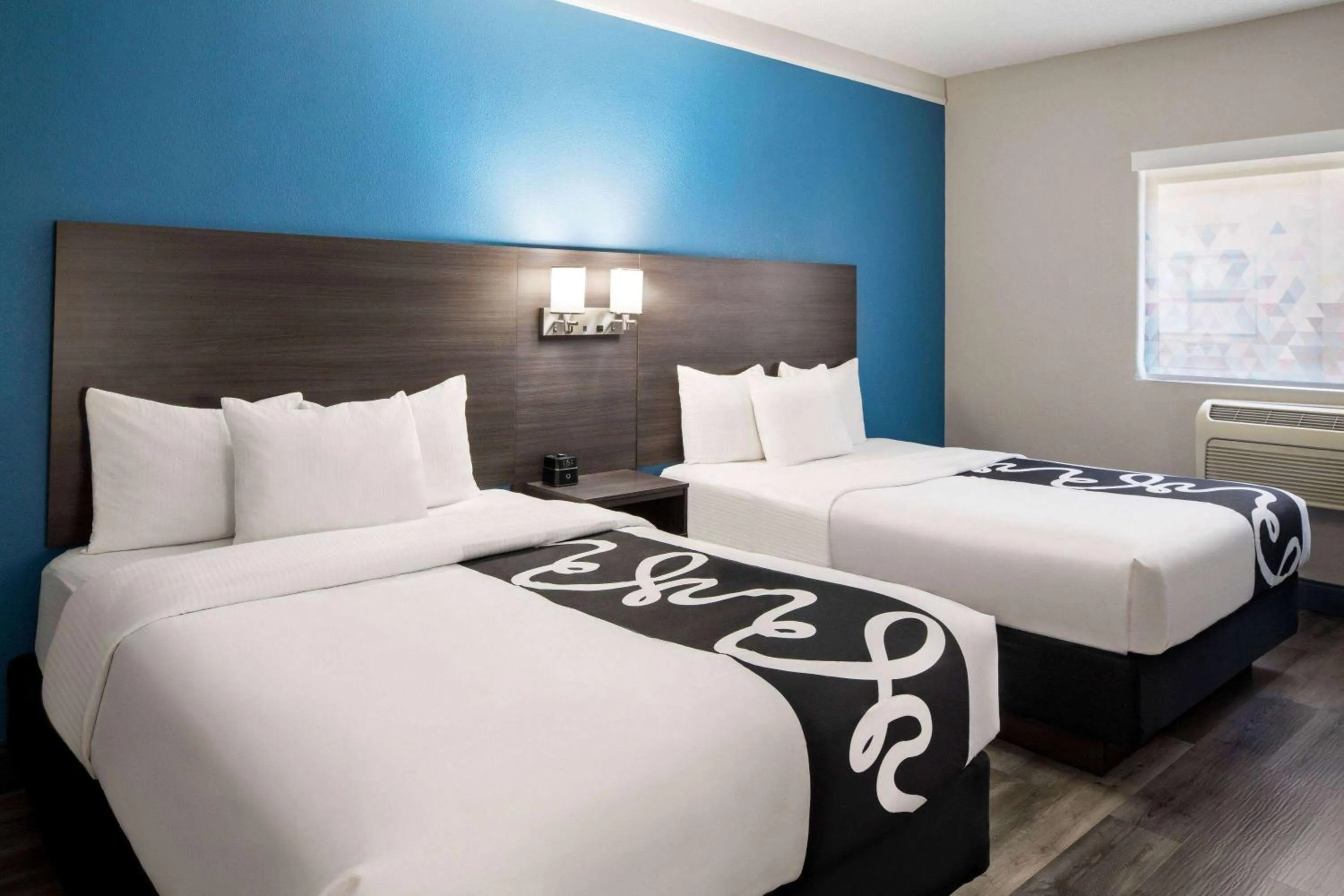 Photo of the whole room, Bed in La Quinta by Wyndham Round Rock North