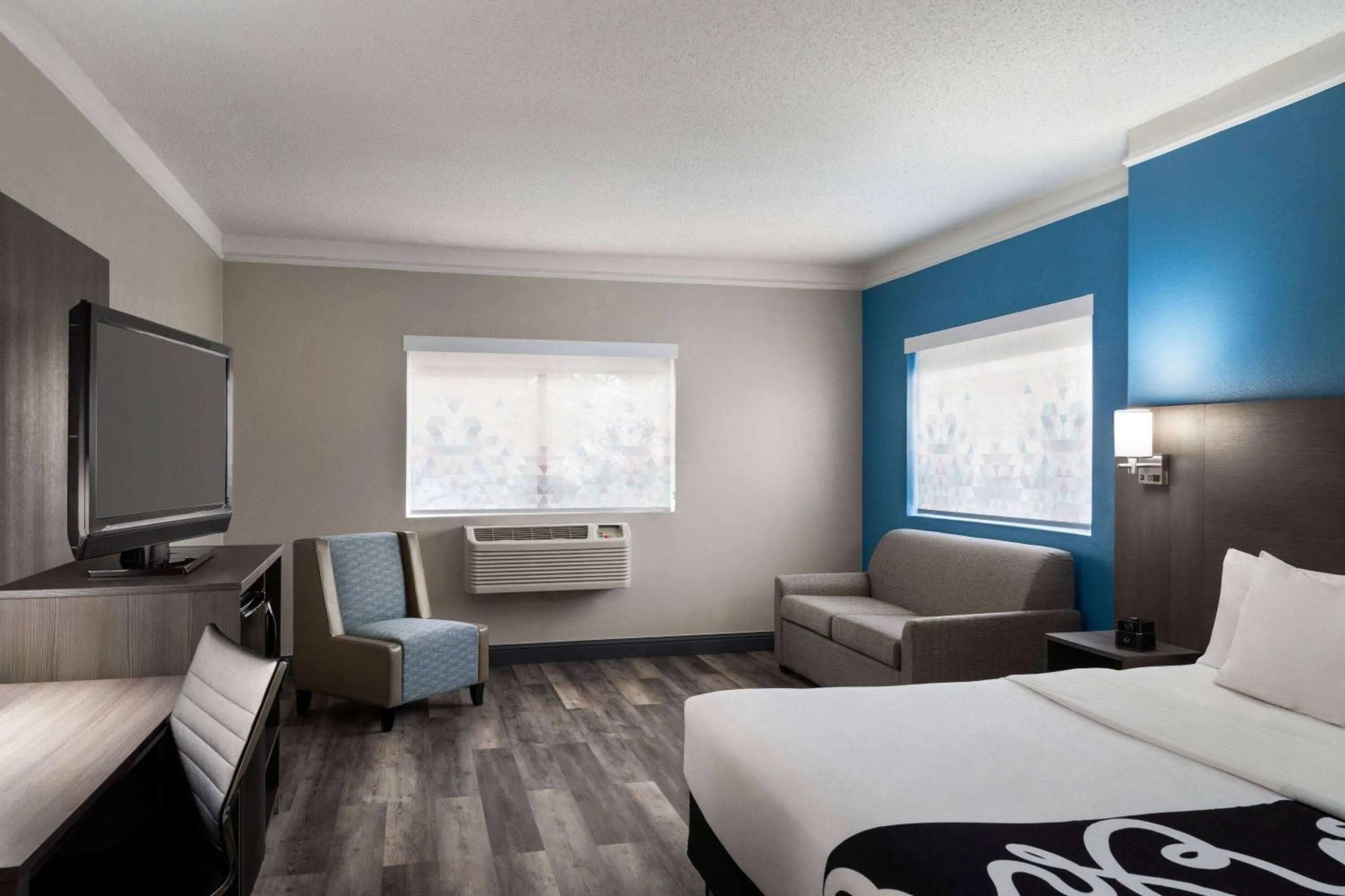 Photo of the whole room, Bed in La Quinta by Wyndham Round Rock North