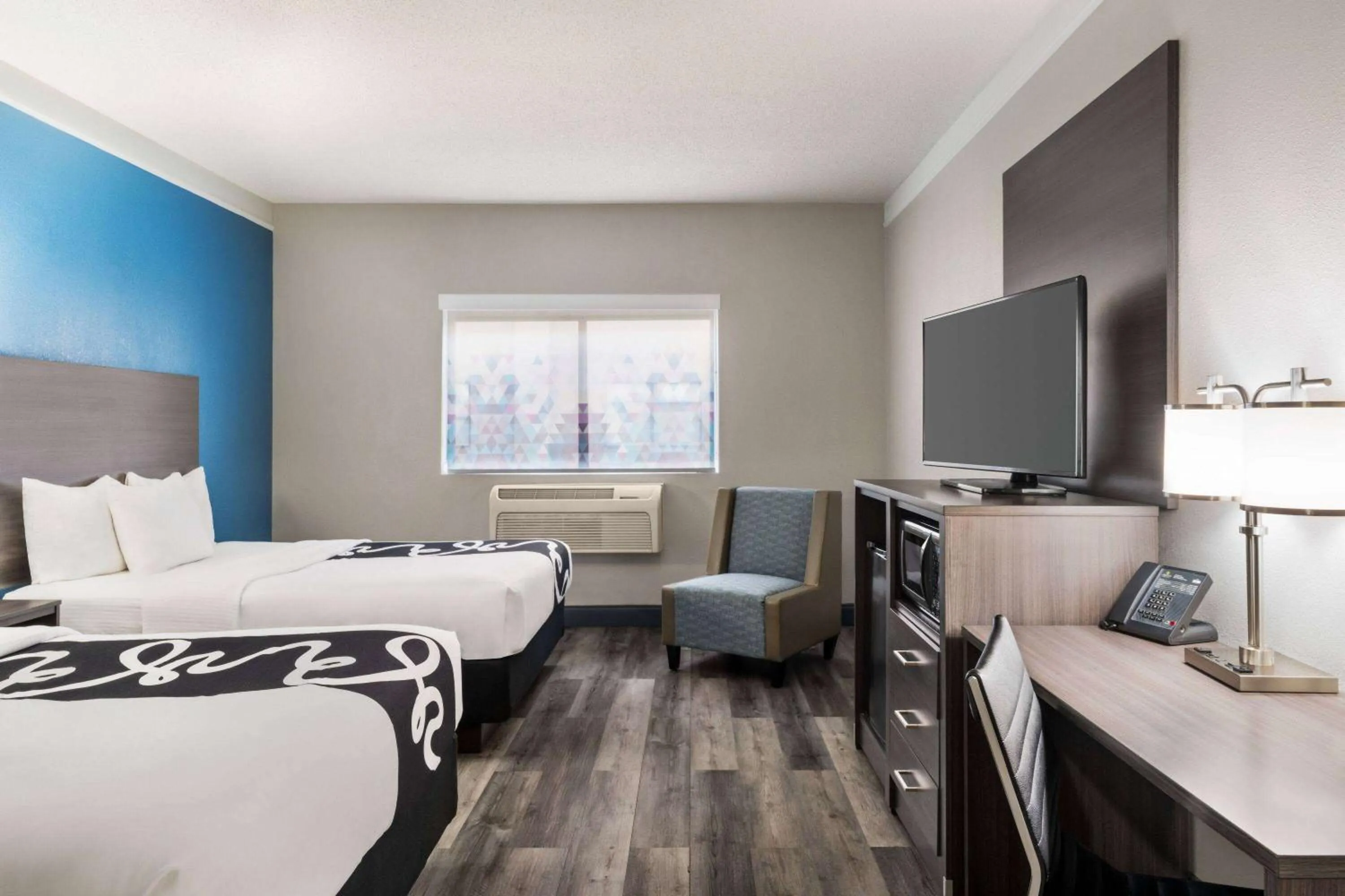 Photo of the whole room, Bed in La Quinta by Wyndham Round Rock North