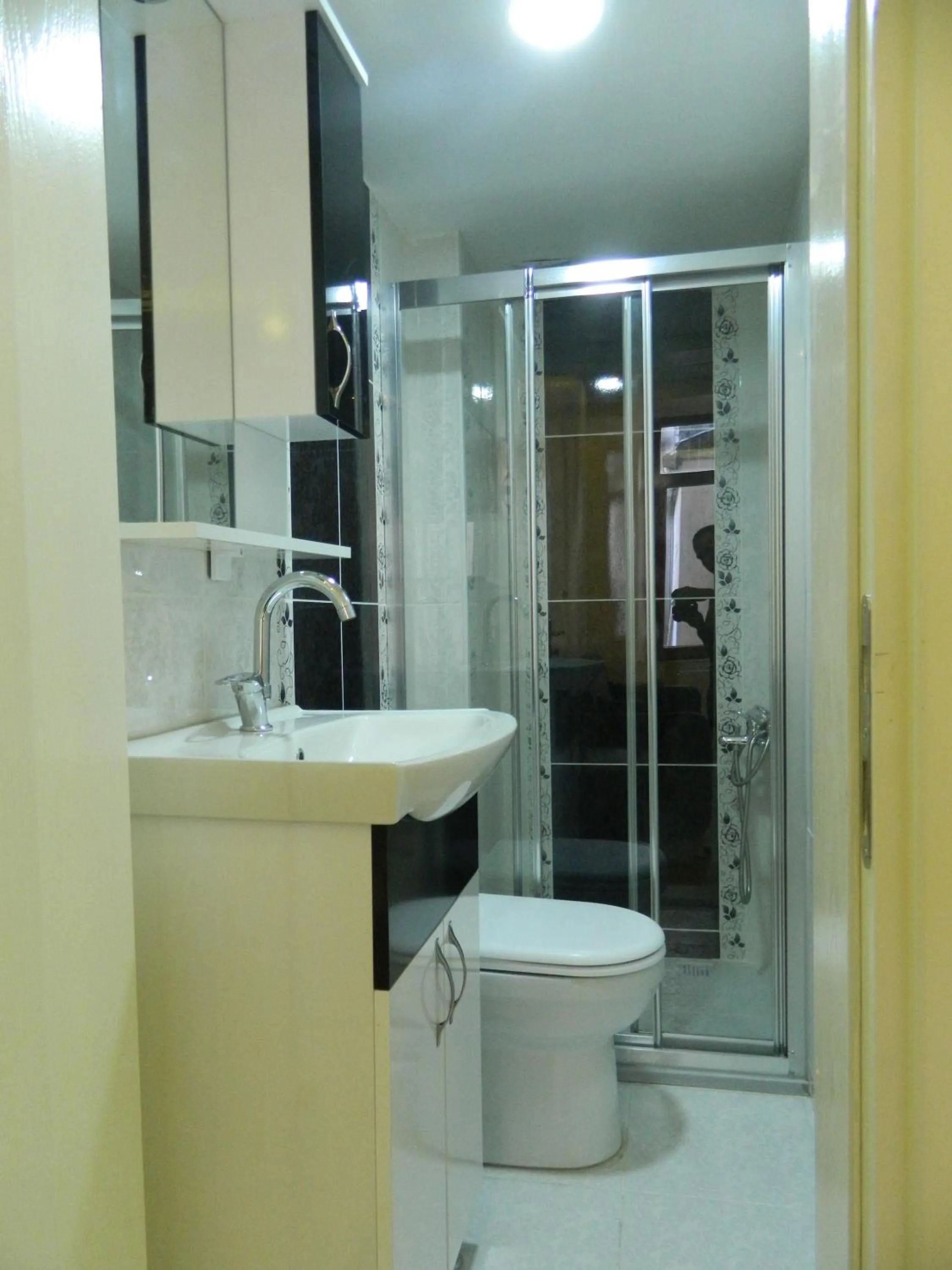 Shower in Taksim Mood