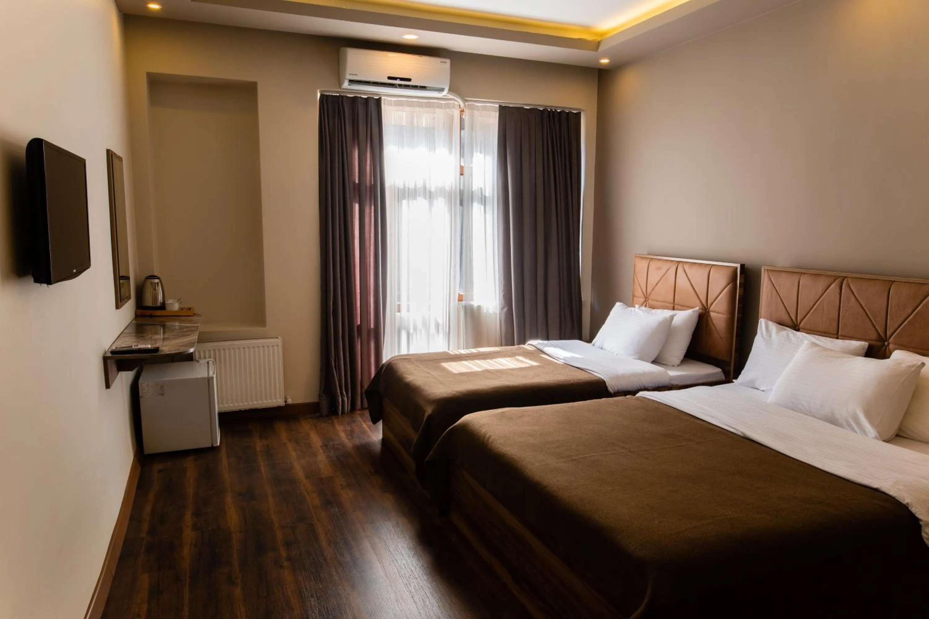 Communal lounge/ TV room, Bed in Taksim Mood