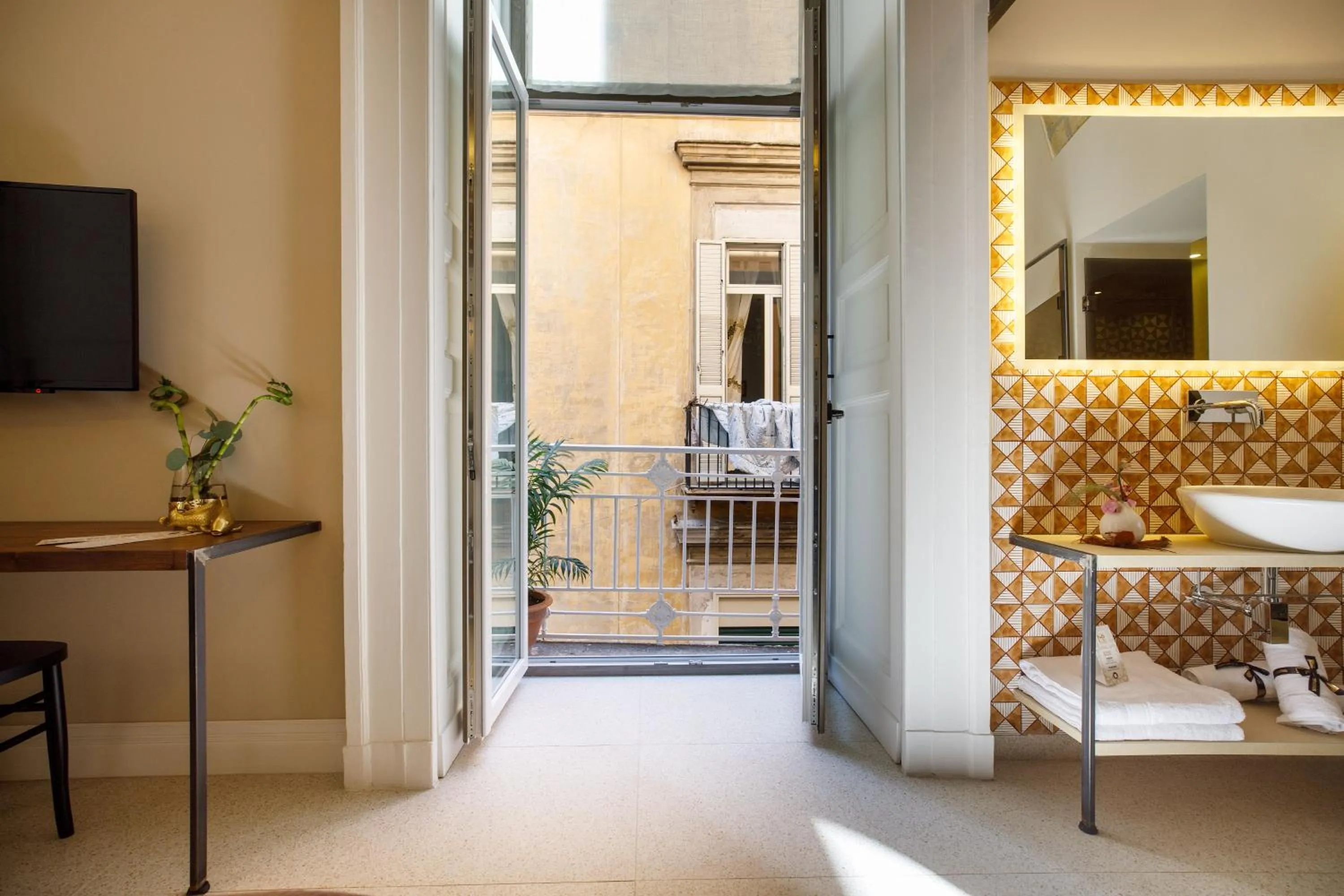 Street view, Bed in MelRose Napoli