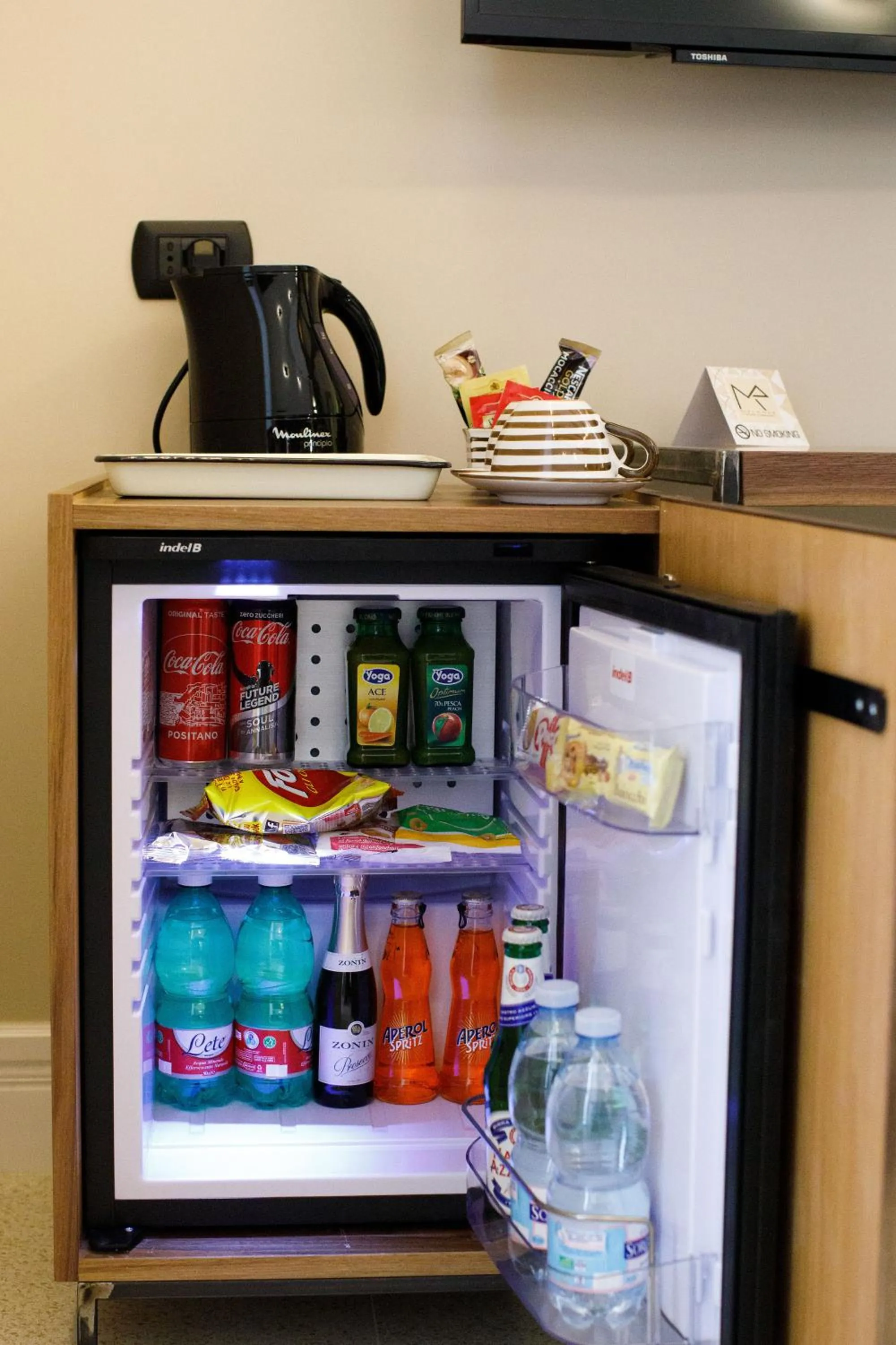 Coffee/tea facilities in MelRose Napoli