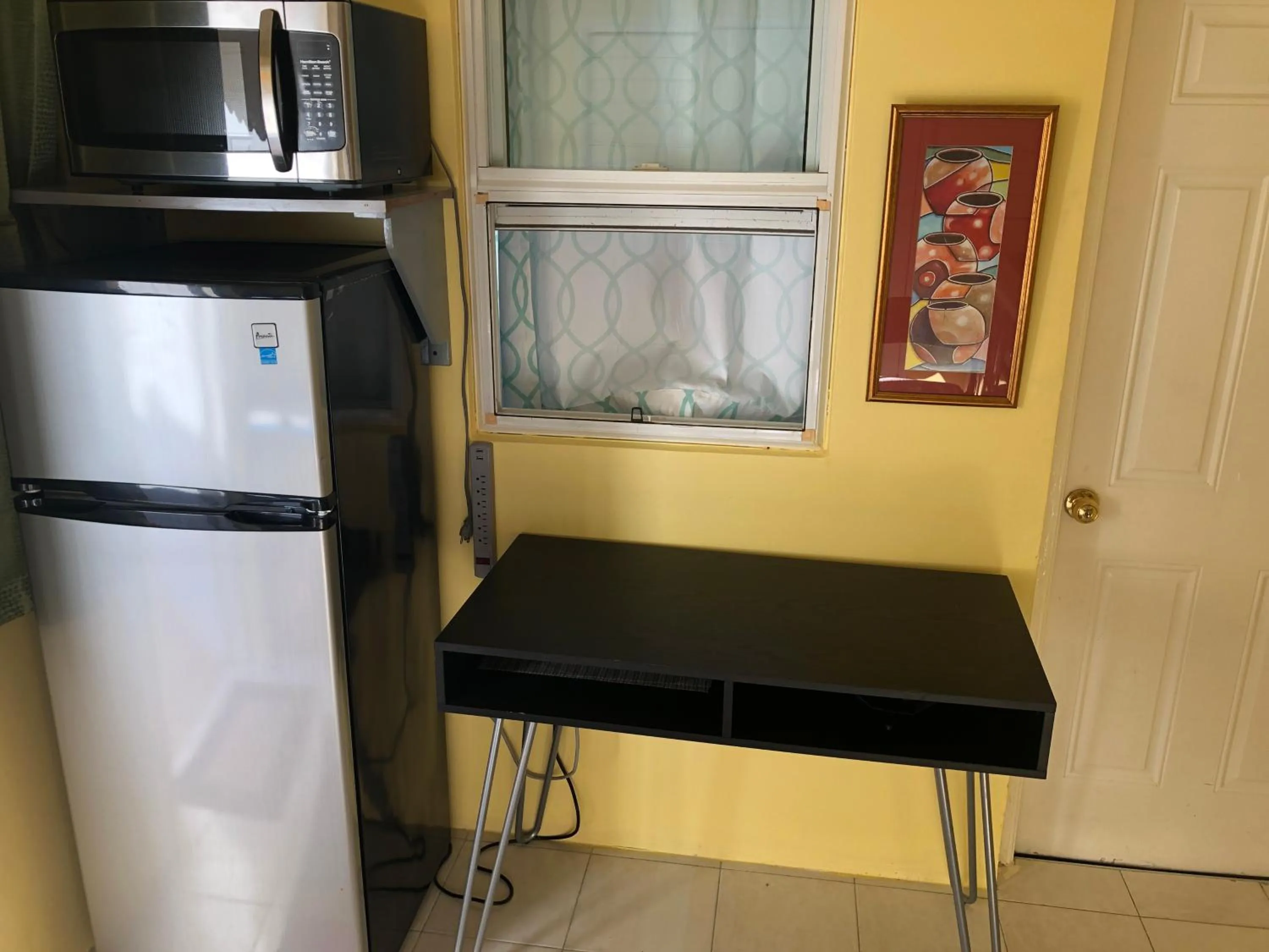 Kitchen or kitchenette in Brittany Manor Retreat
