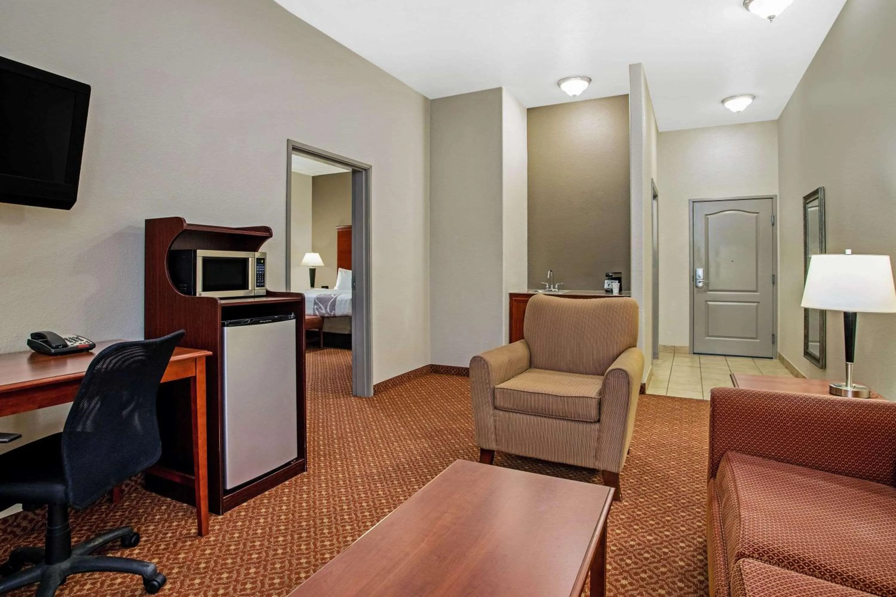 Photo of the whole room in La Quinta by Wyndham Fairfield TX