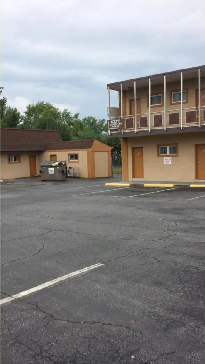 Hallmark Motel