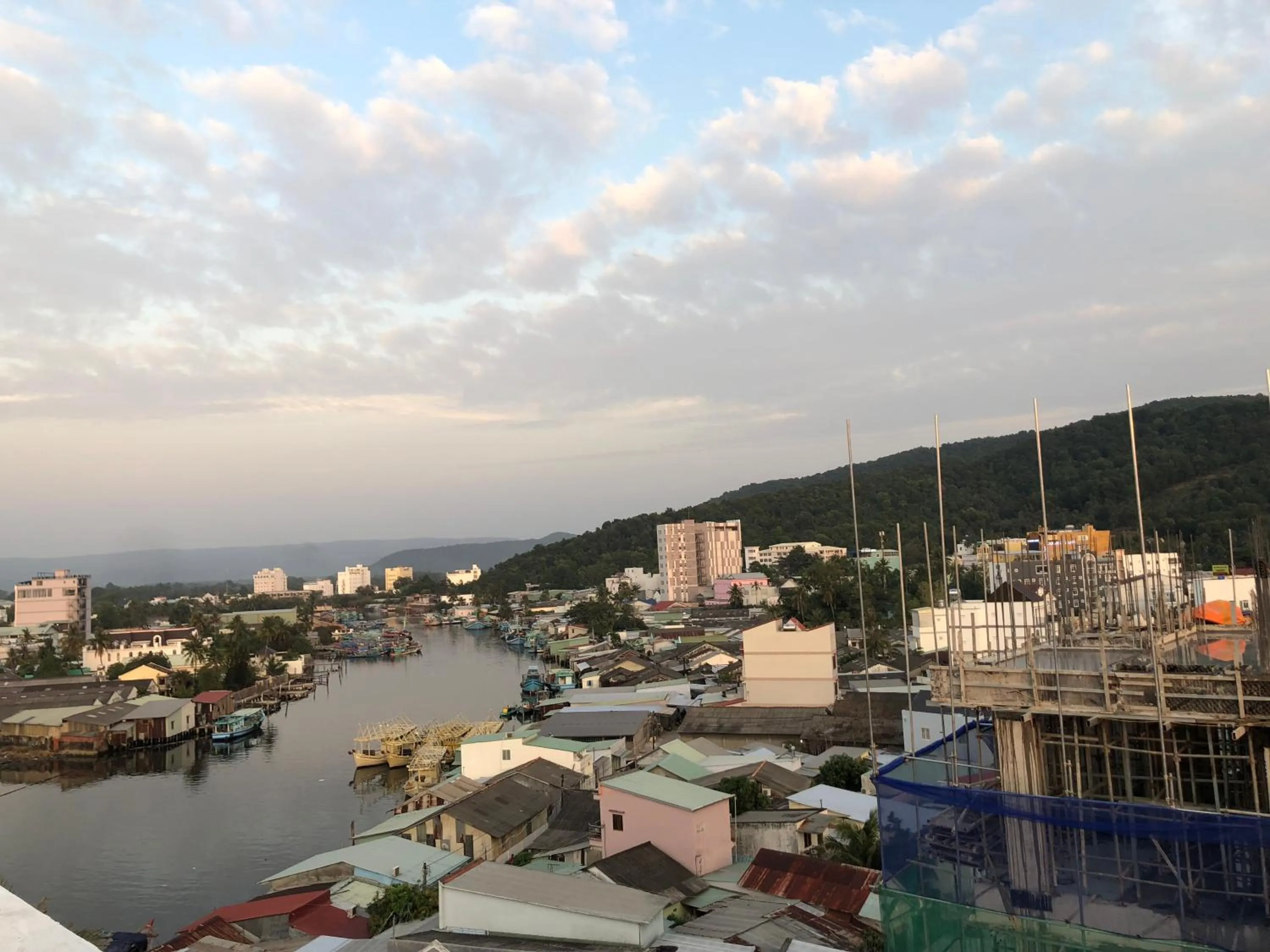 Day in Khách sạn Tuyết Hiển