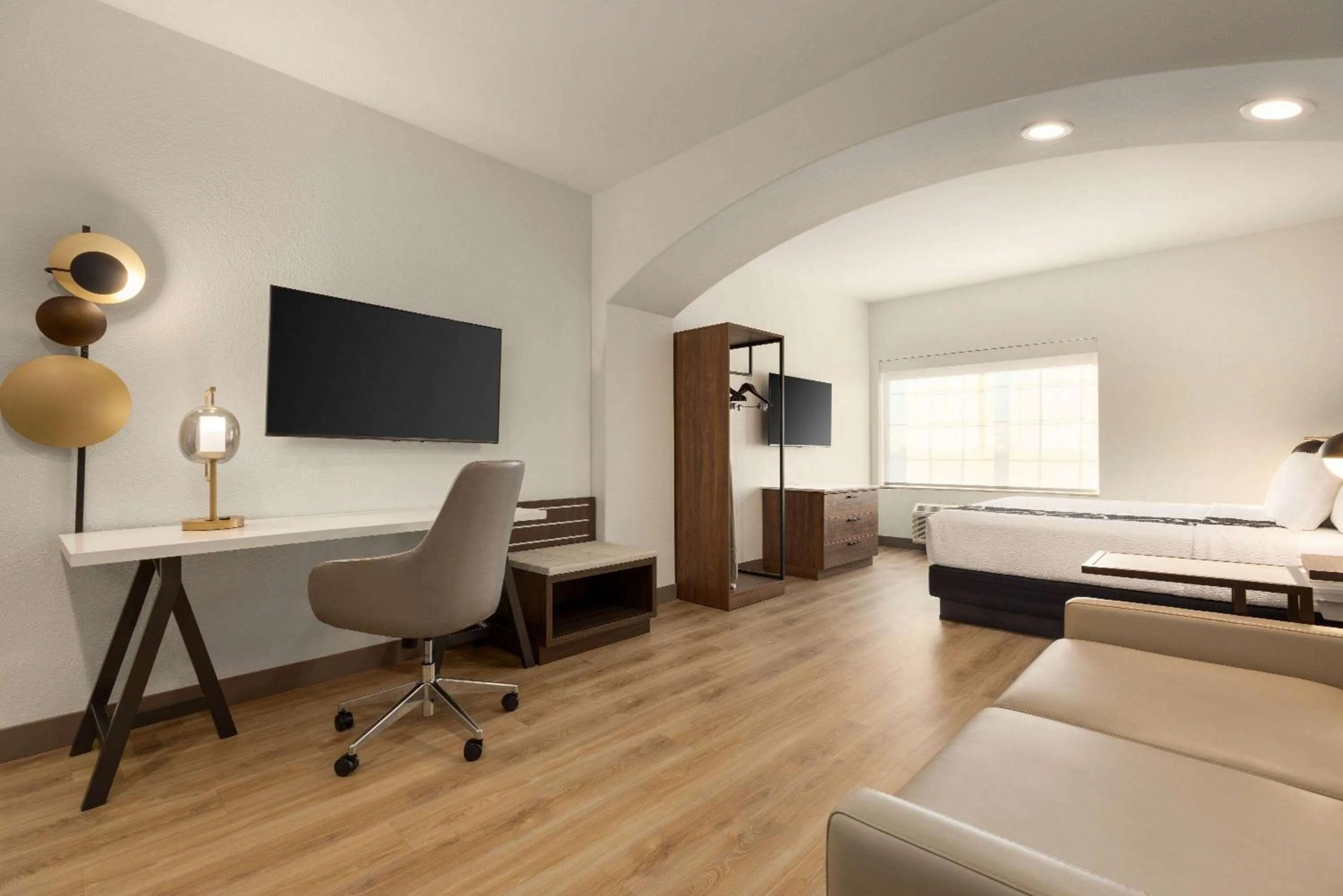 Photo of the whole room, Bed in La Quinta by Wyndham Port Arthur