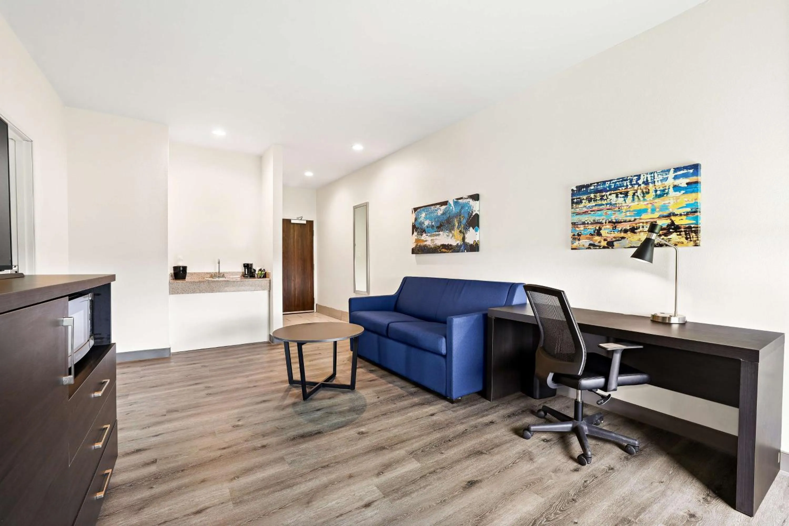 Bedroom in Best Western Iowa - Lake Charles East