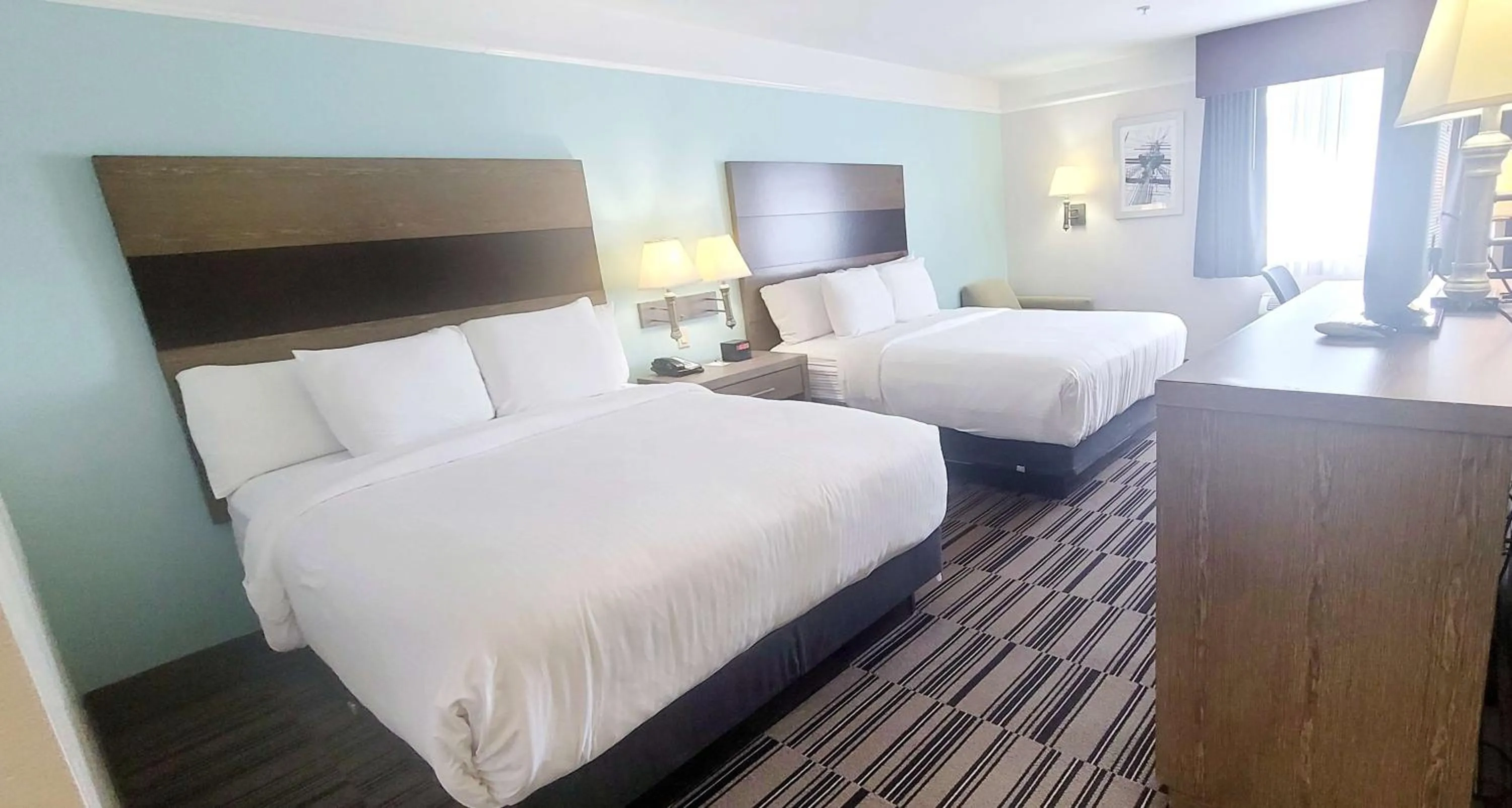 Bedroom, Bed in Kemah Edgewater Hotel, SureStay Collection by Best Western