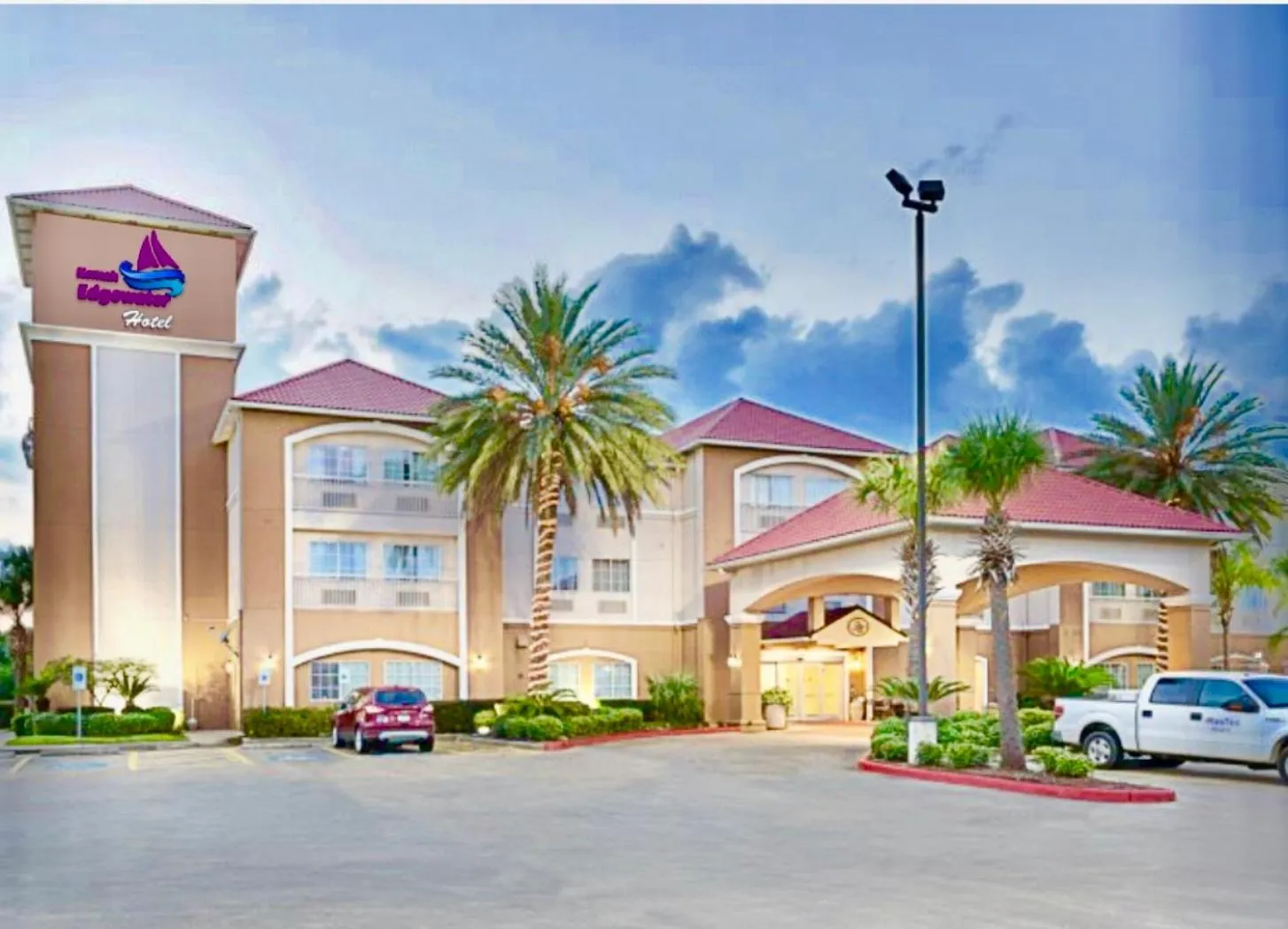 Property building in Kemah Edgewater Hotel, SureStay Collection by Best Western