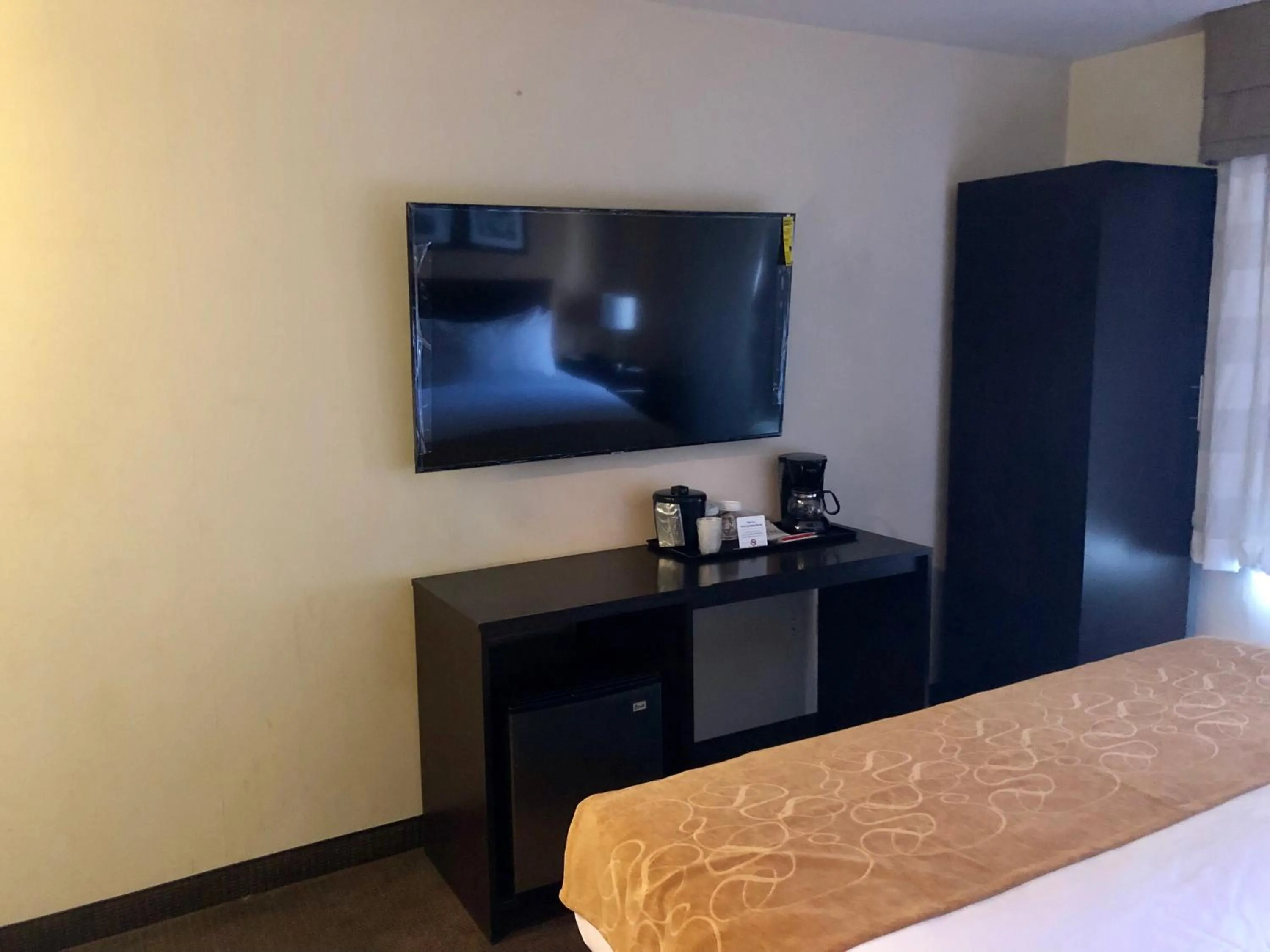 Bed in The Vue Inn Brooklyn