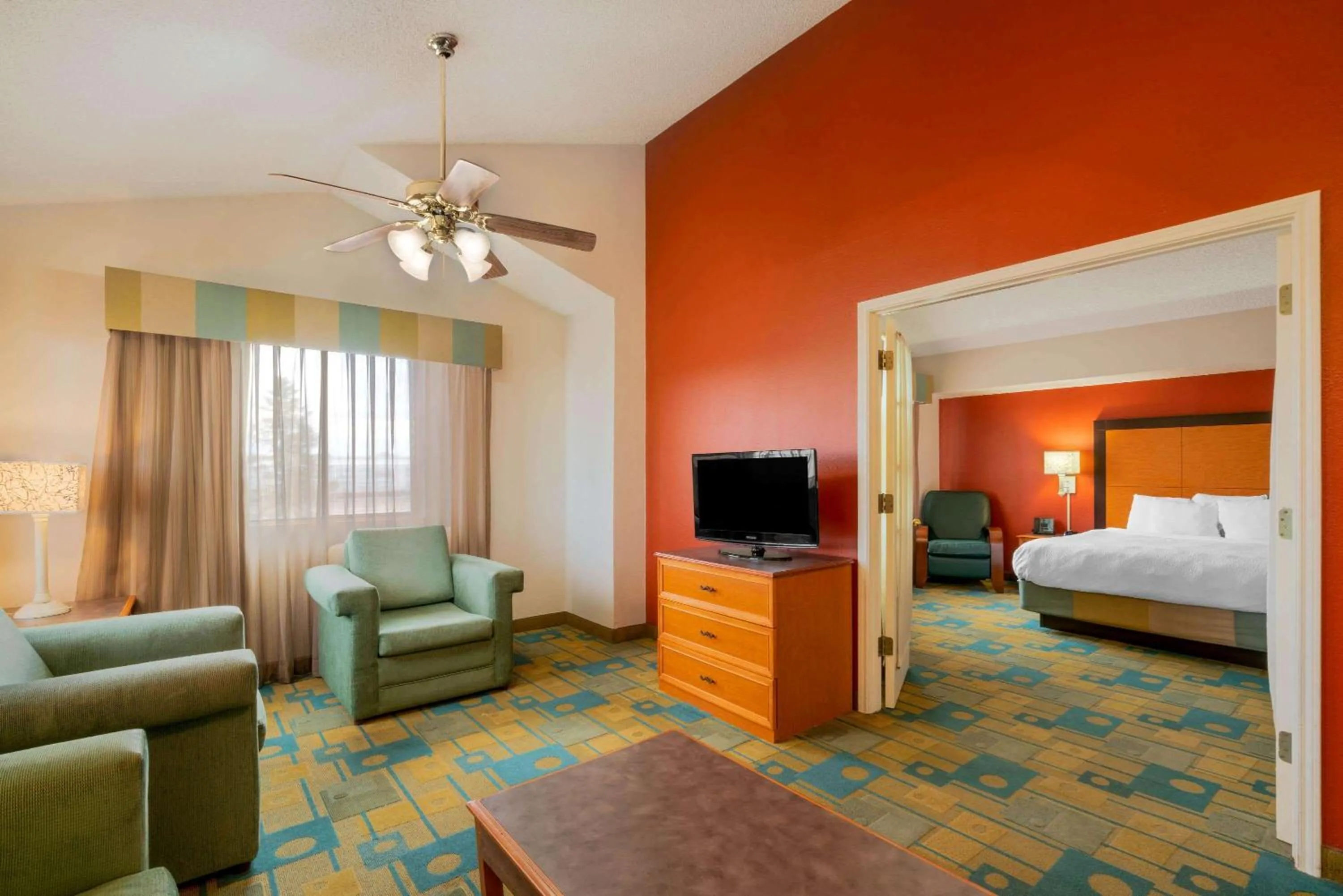 Photo of the whole room, Bed in La Quinta Inn by Wyndham Cheyenne