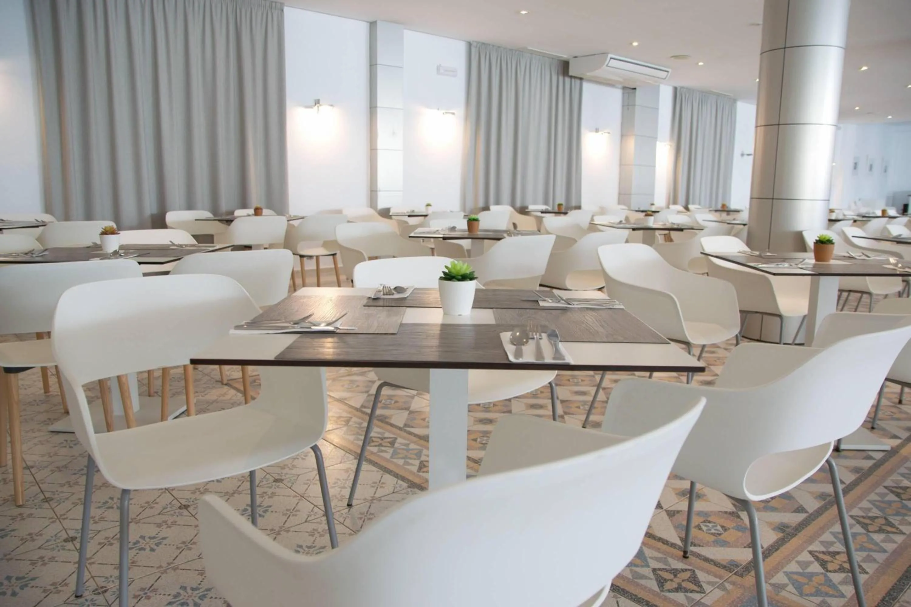 Restaurant/places to eat in BLUESEA Club Martha's