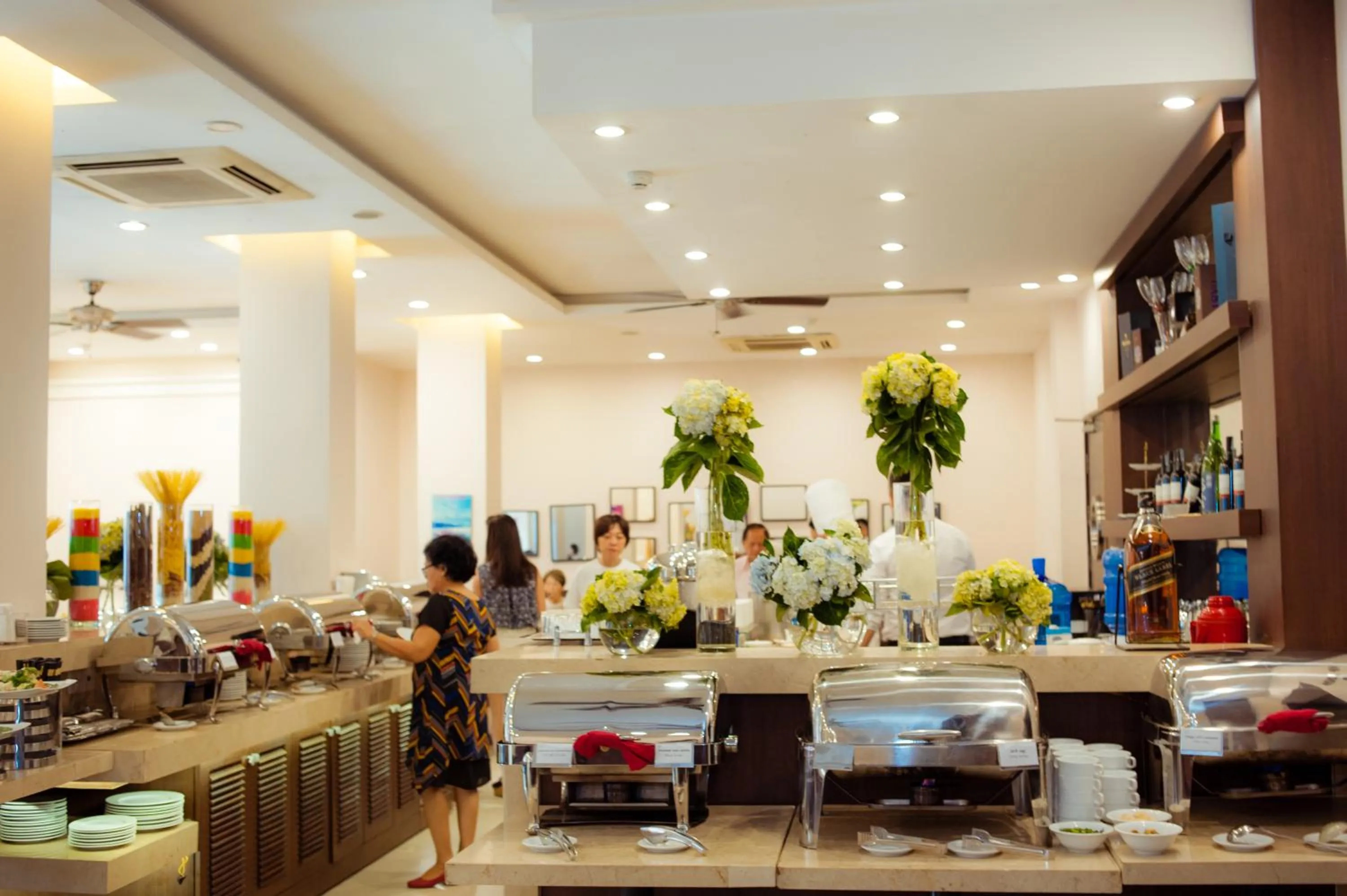 Restaurant/places to eat in Hong Ha Hotel