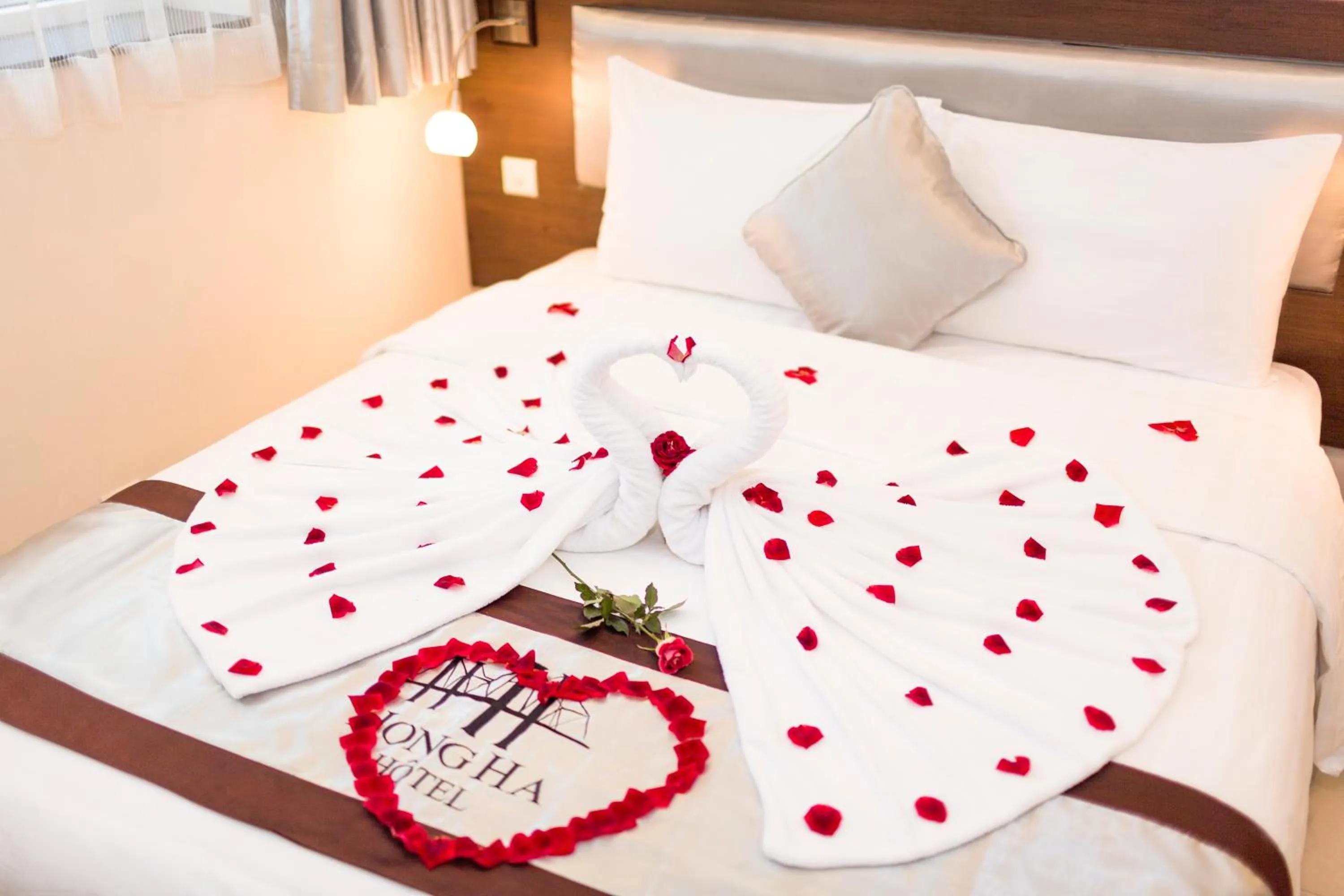 Bed in Hong Ha Hotel