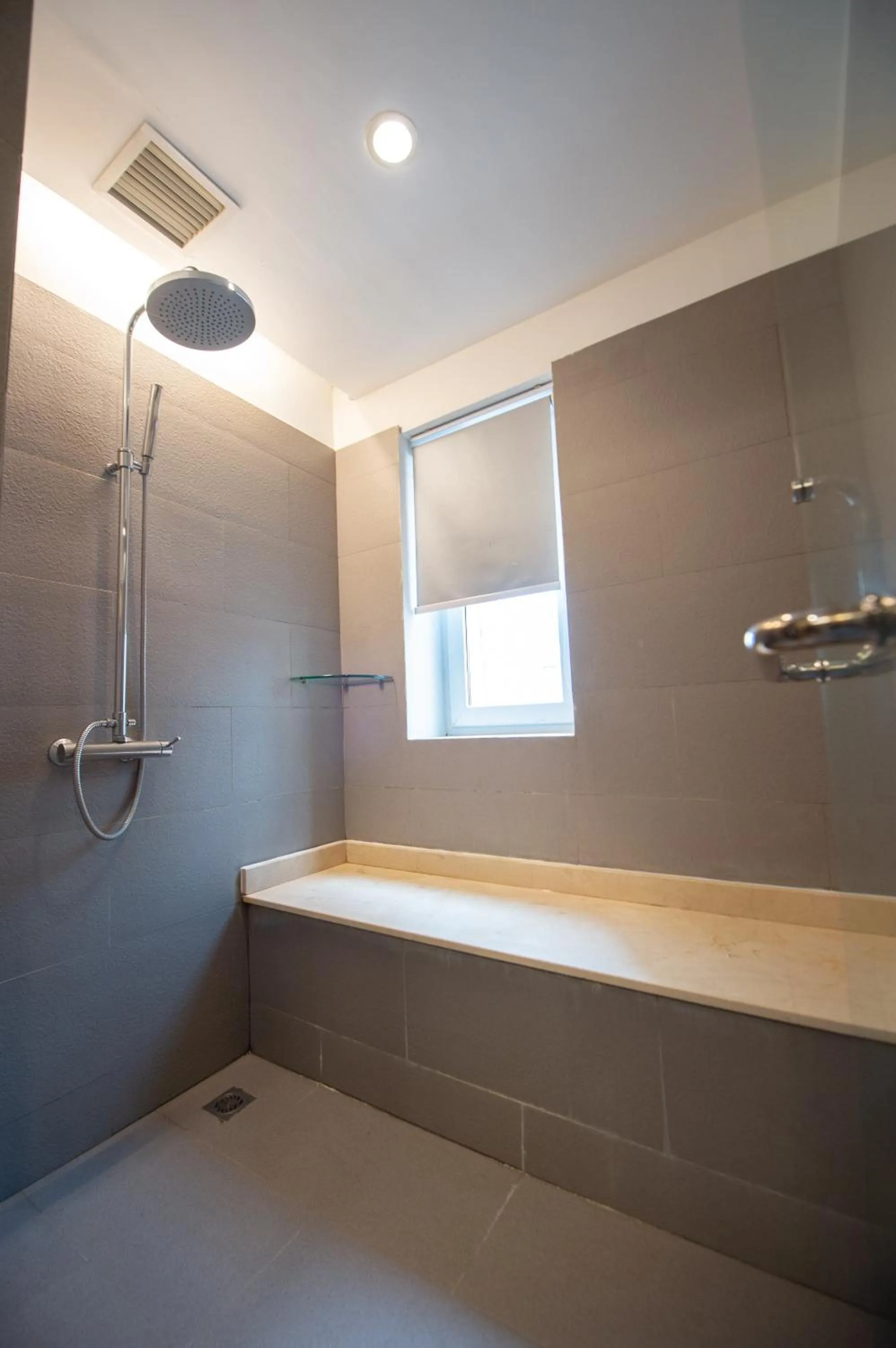 Bathroom in Hong Ha Hotel