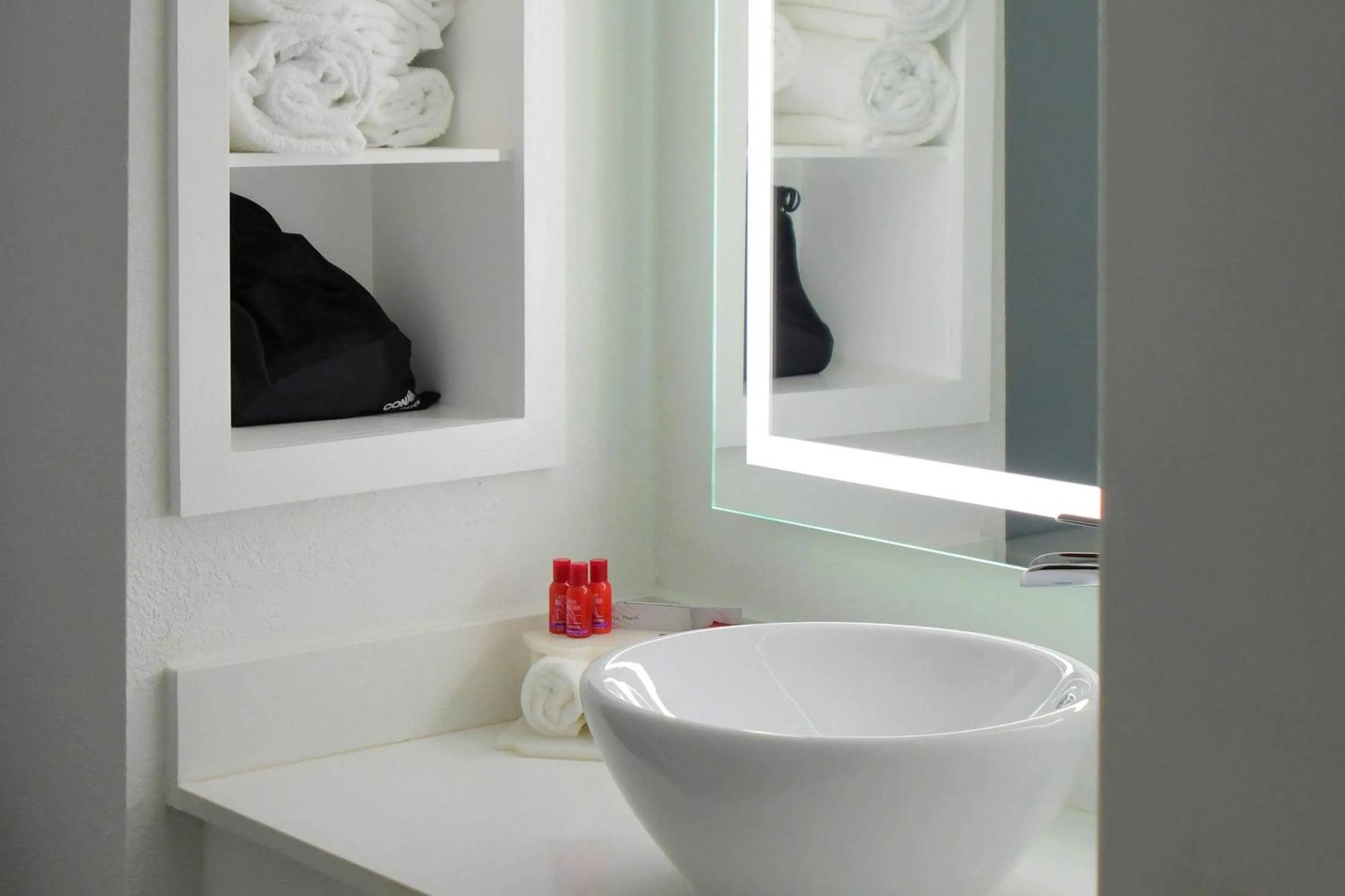 Bedroom in Clarion Pointe Jacksonville near Camp Lejeune