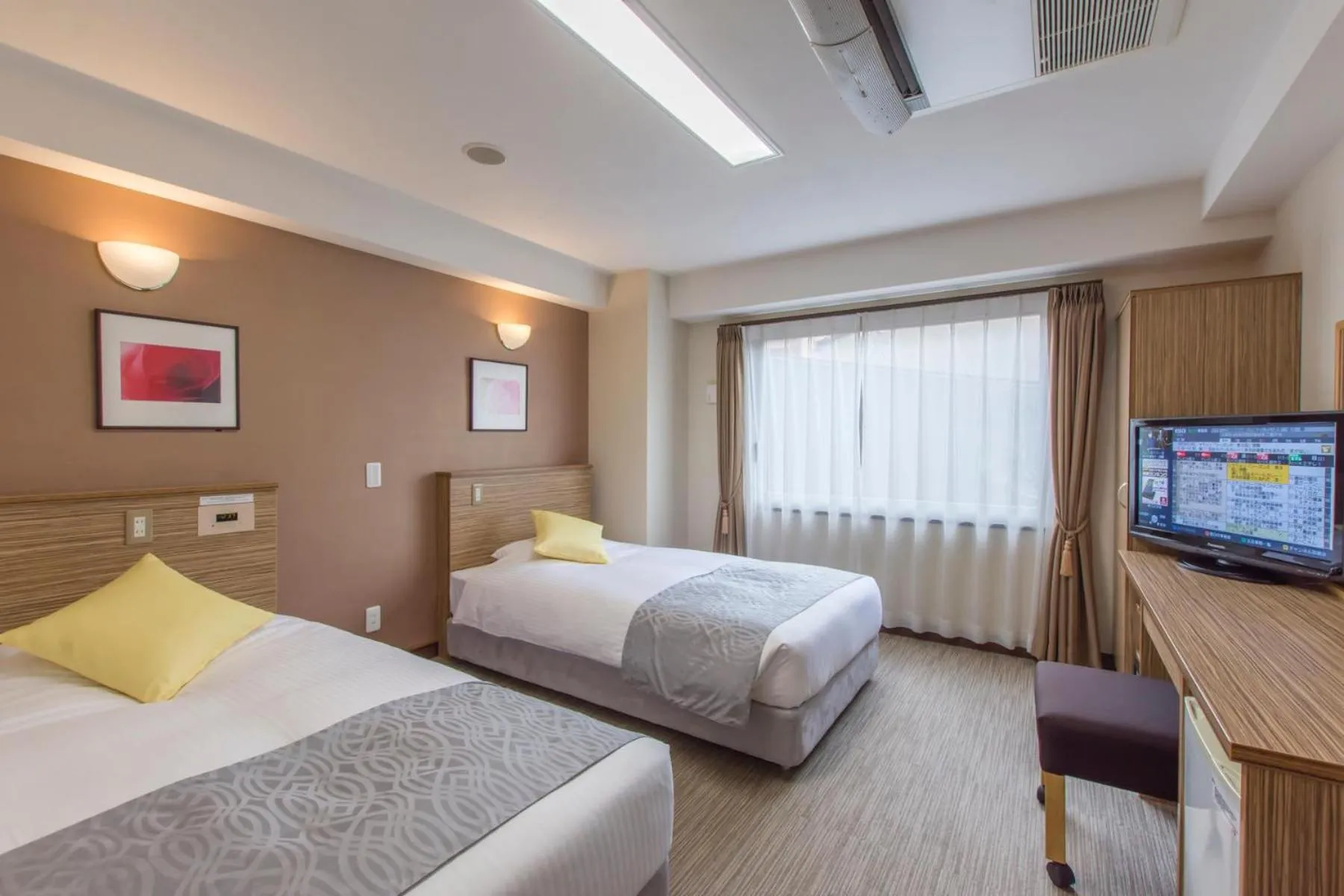 Bed in Kyoto Hana Hotel