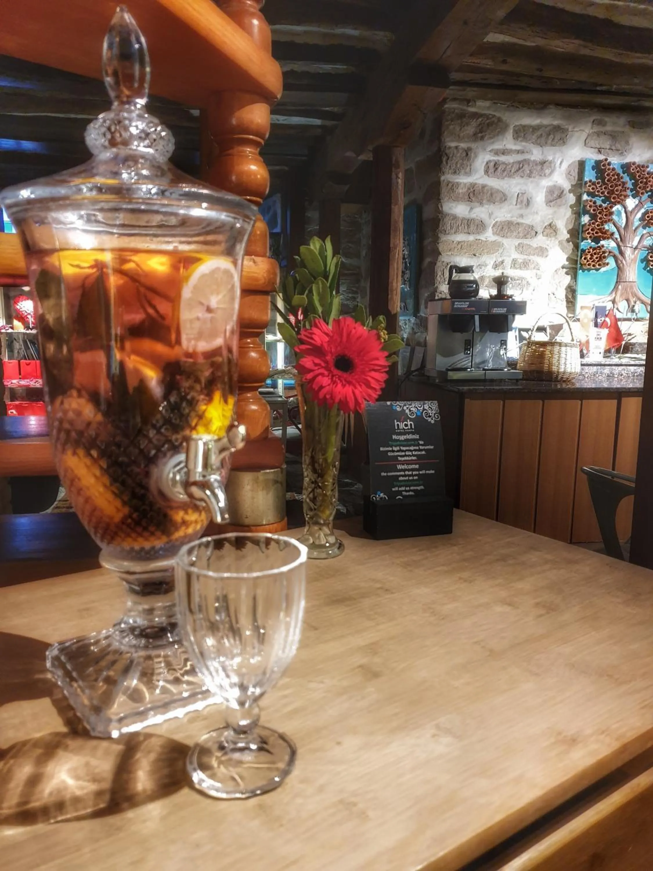 Restaurant/places to eat in Hich Hotel Konya