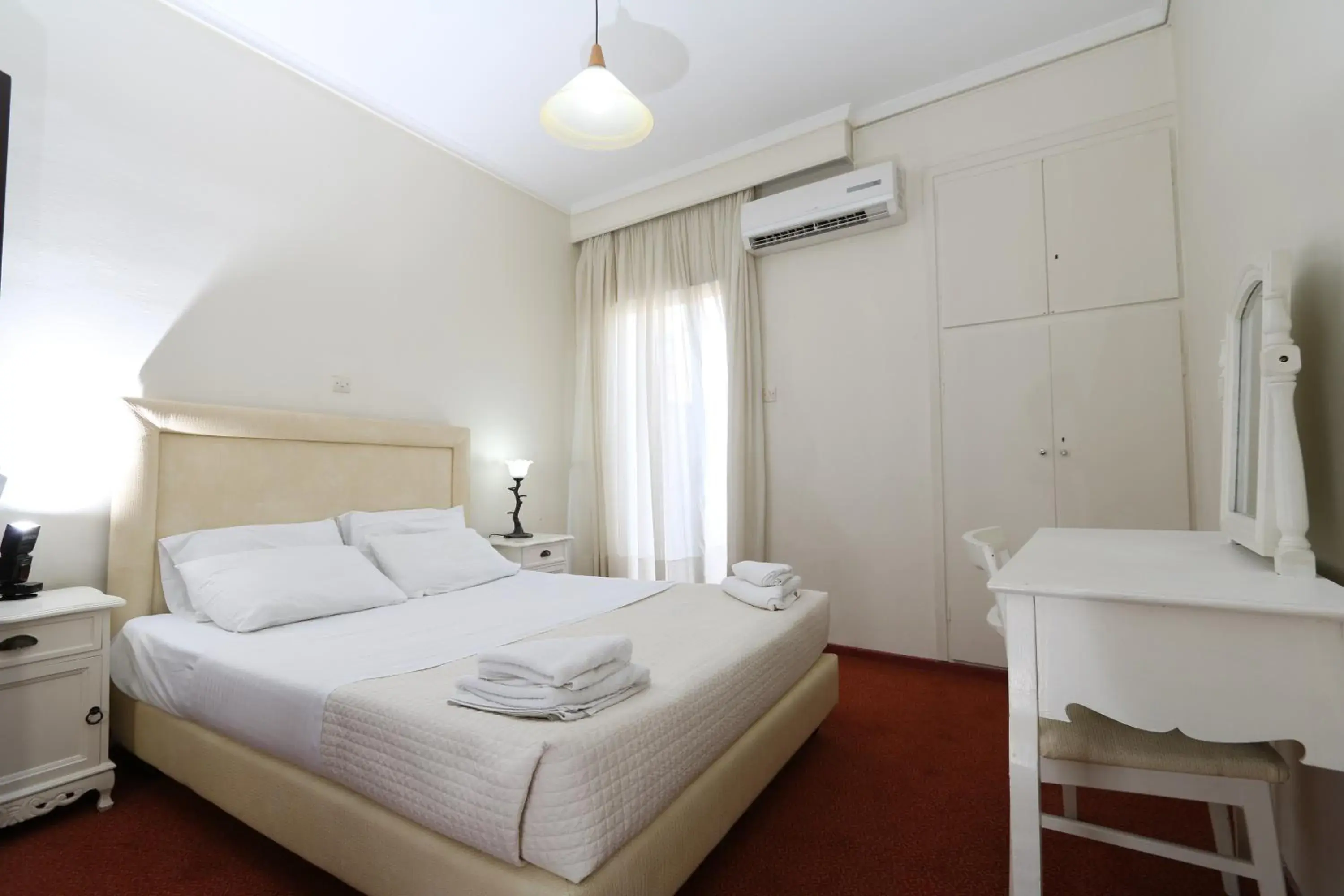 Double Room in Athens Delta Hotel Double Room in Athens Delta Hotel