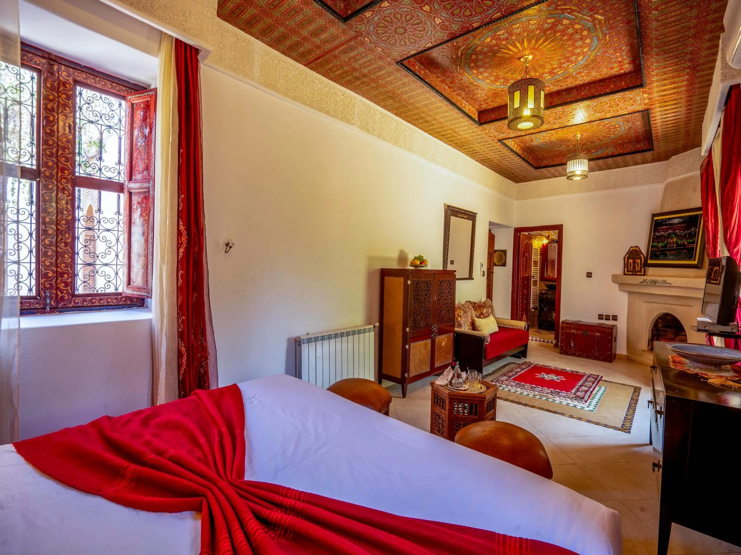 Photo of the whole room, Bed in Clé De Sol Riad & SPA