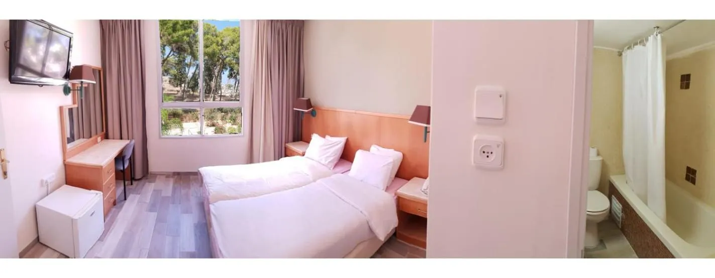 Photo of the whole room in Marom Hotel