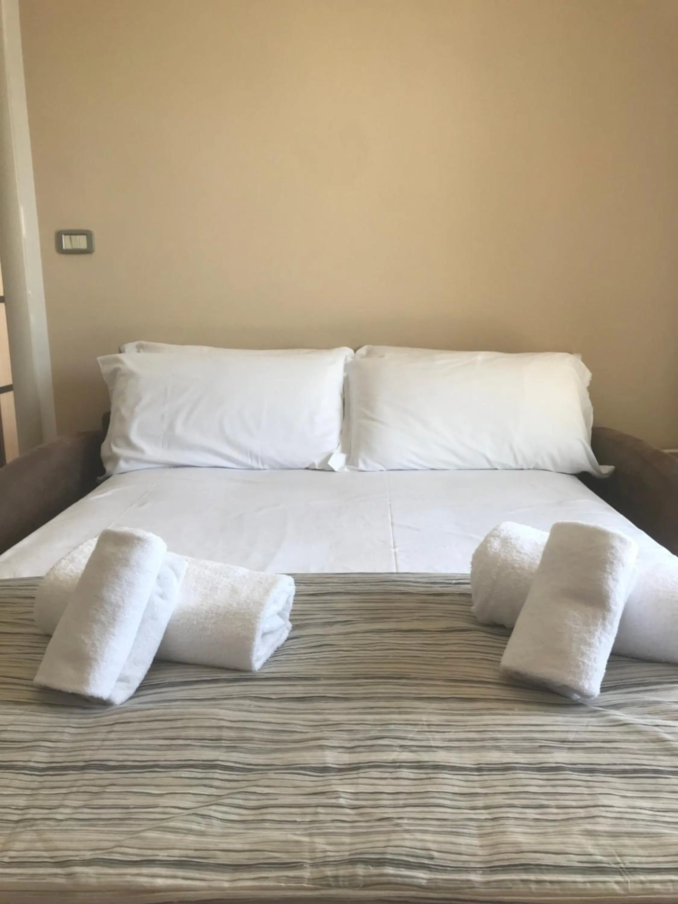 Bed in Hotel Royal