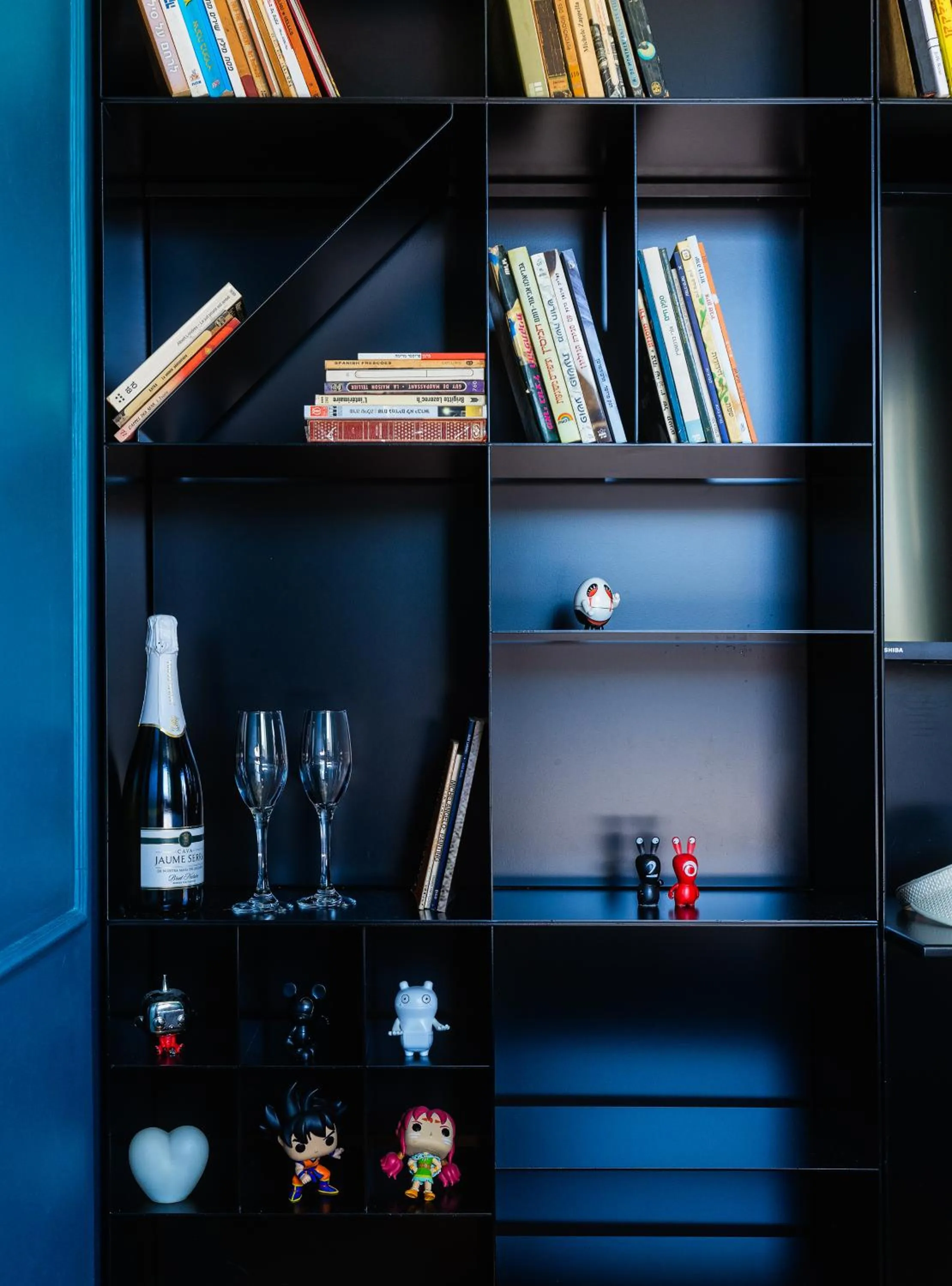 Library in Seaside Hotel by Zvieli Hotels