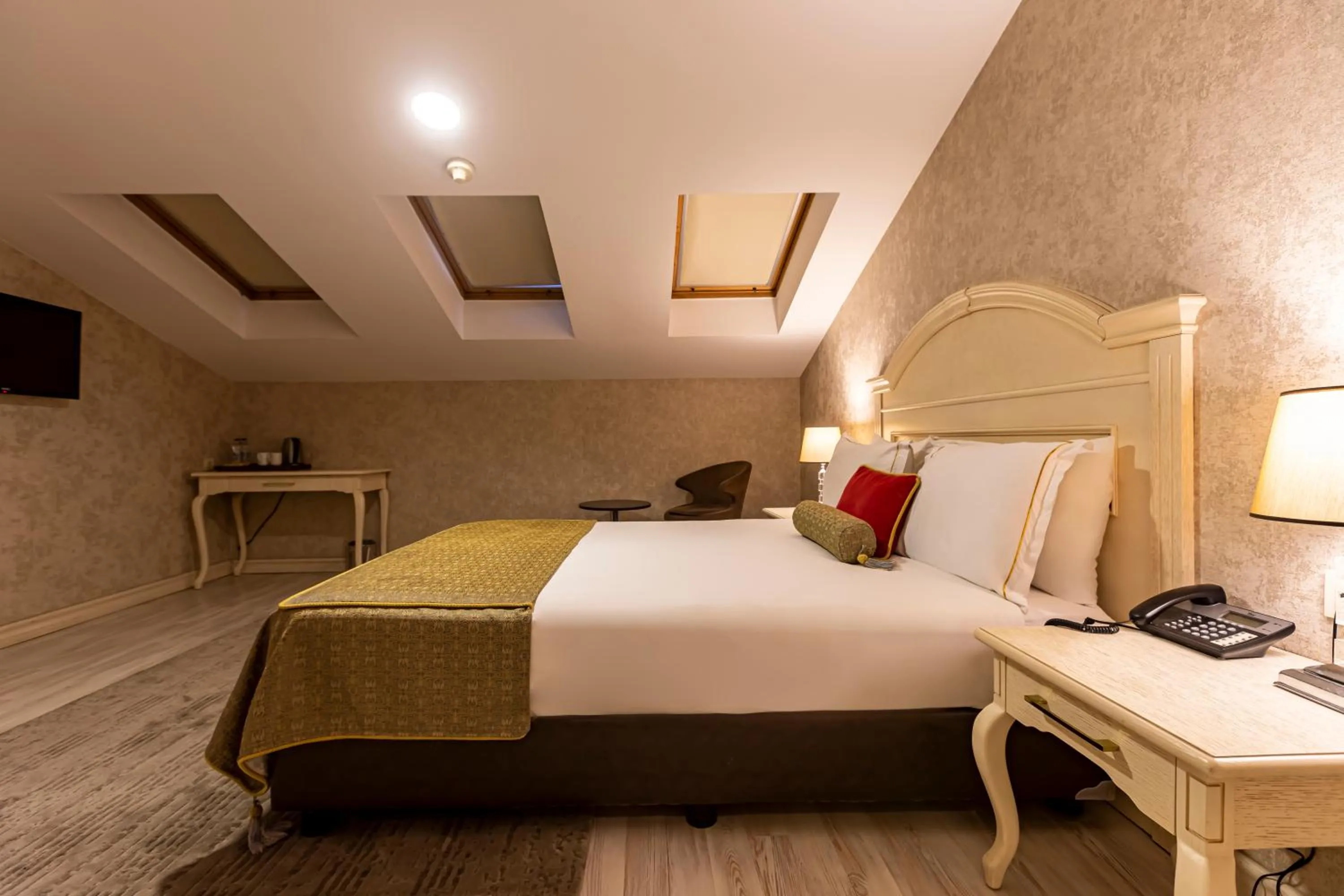 Bed in Eurostar Old City Hotel & Spa