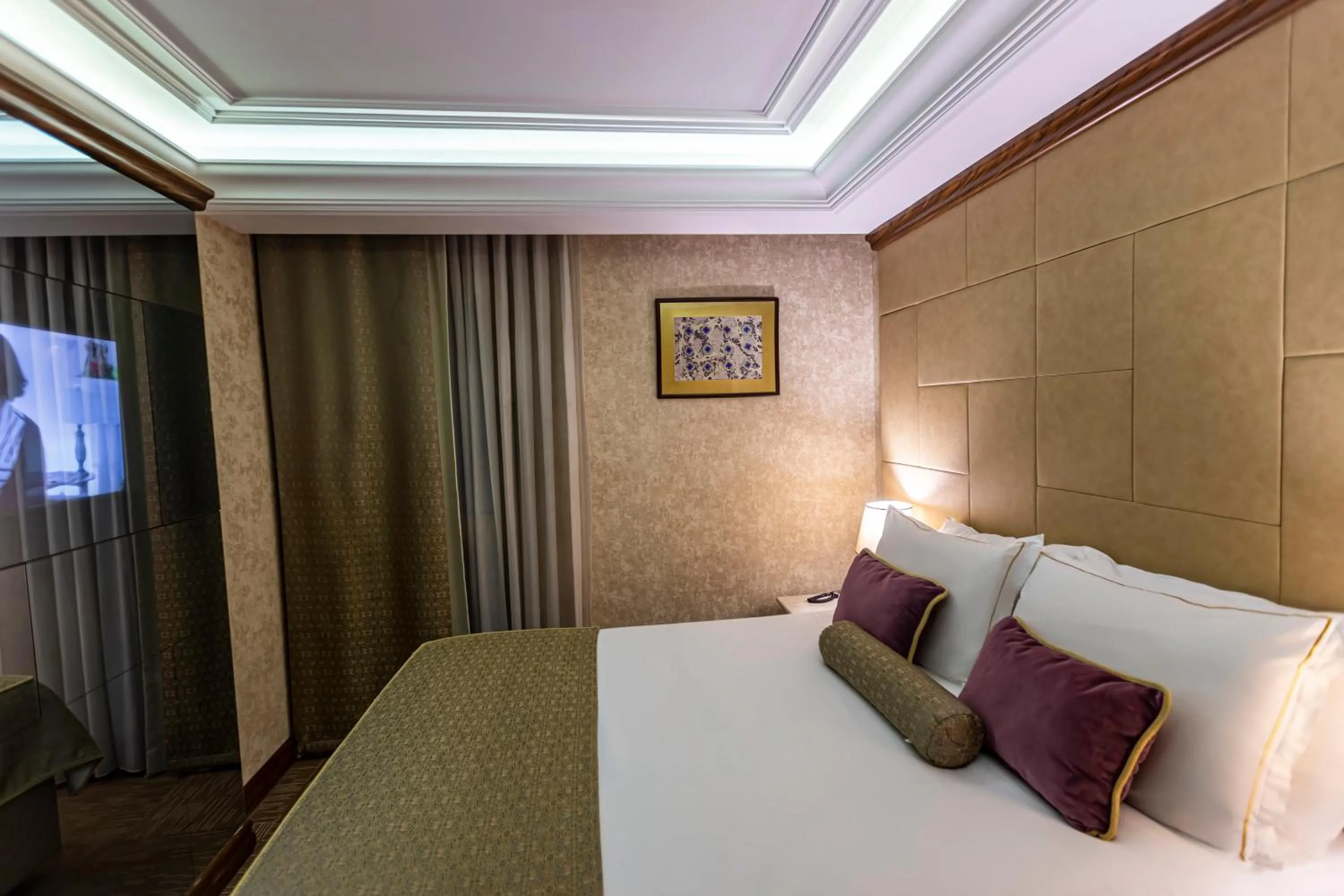 Bed in Eurostar Old City Hotel & Spa