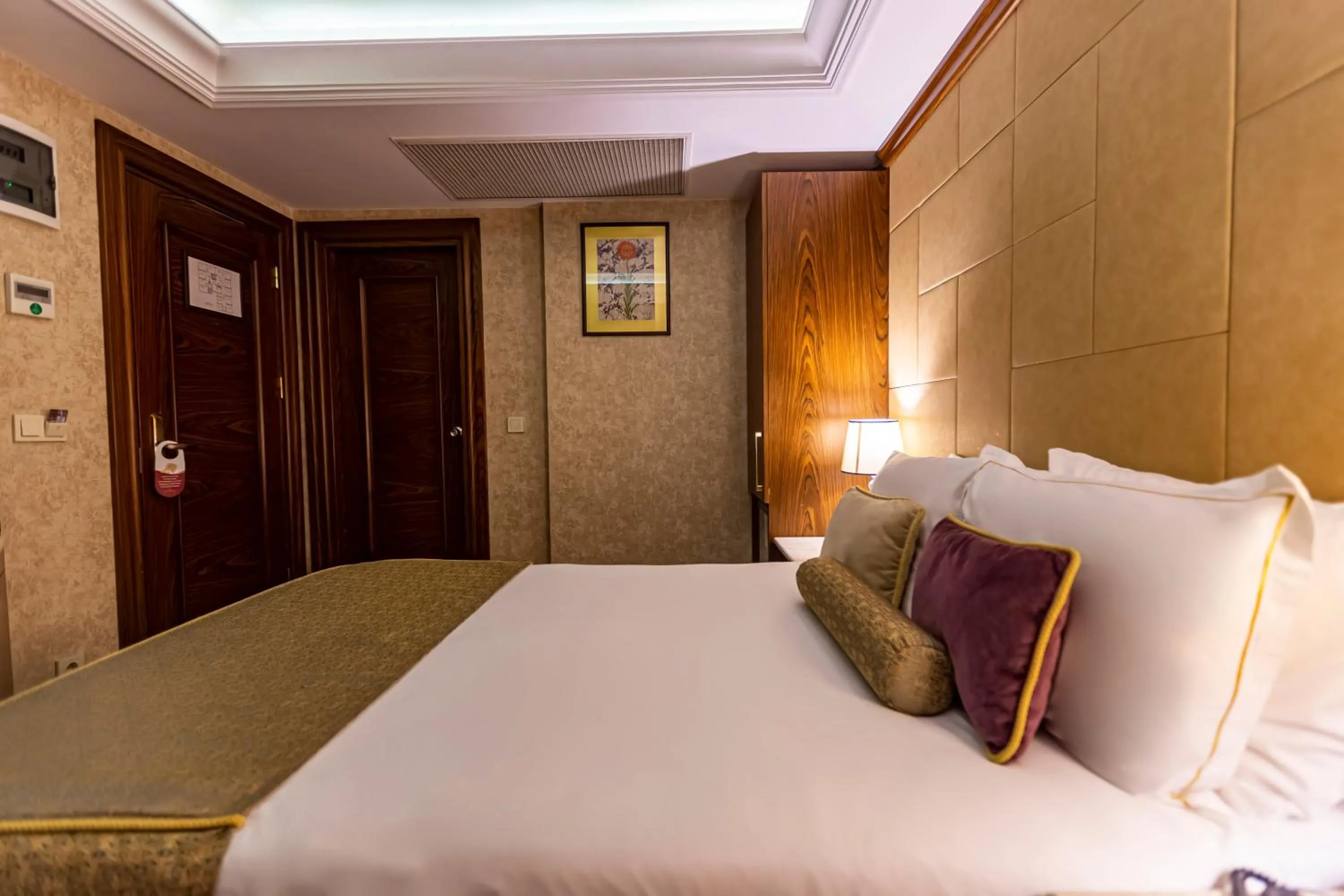 Bed in Eurostar Old City Hotel & Spa