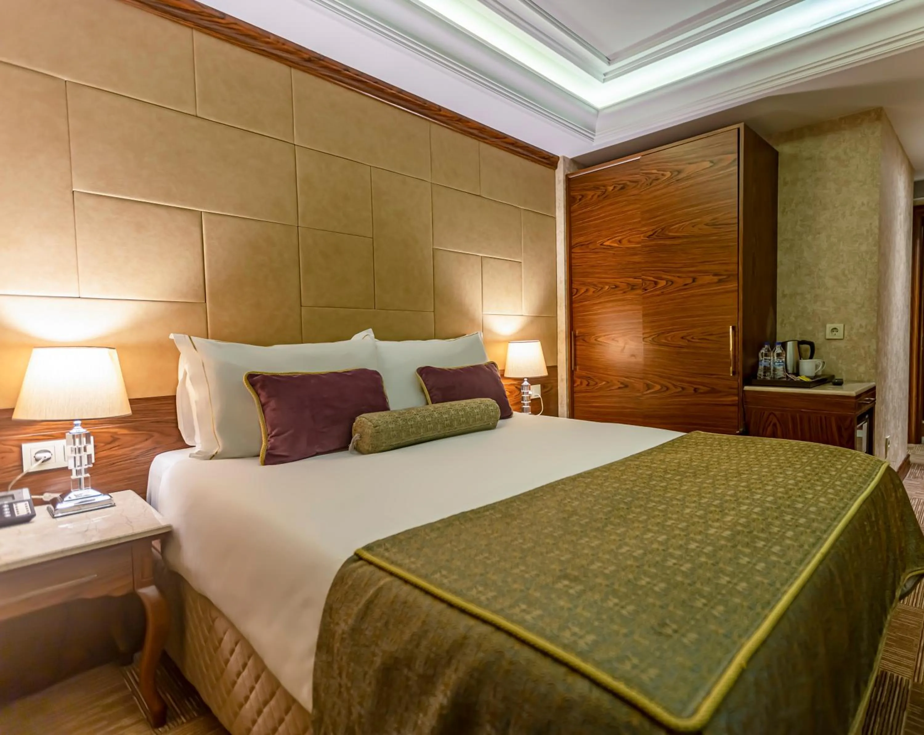 Bed in Eurostar Old City Hotel & Spa