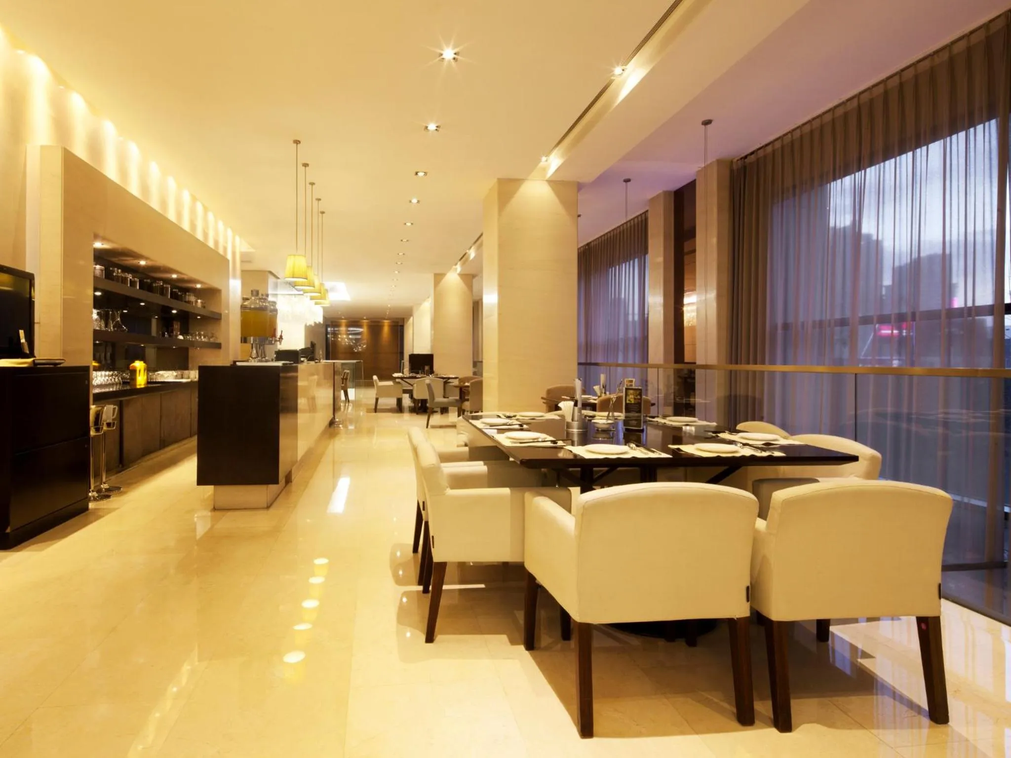 Restaurant/places to eat in Howard Johnson Parkland Hotel Dalian