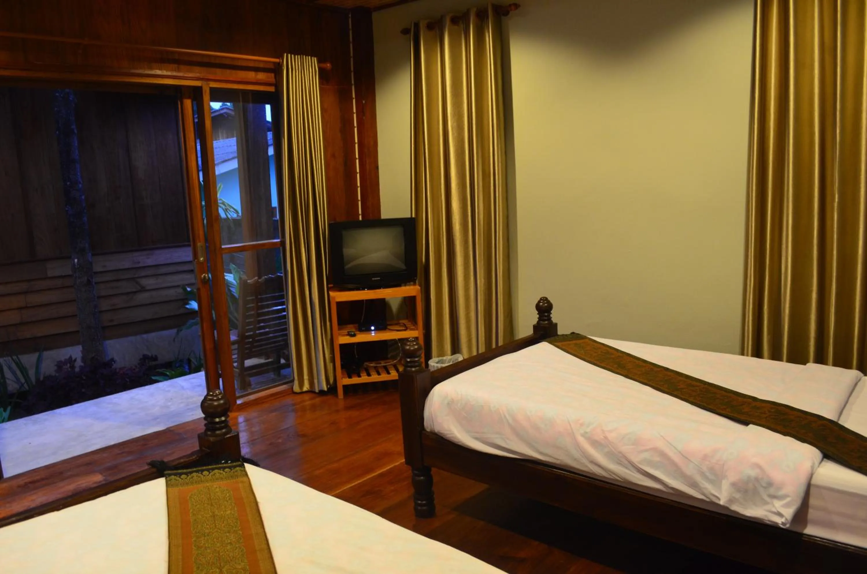 Facade/entrance, Bed in Baan Aew Pai