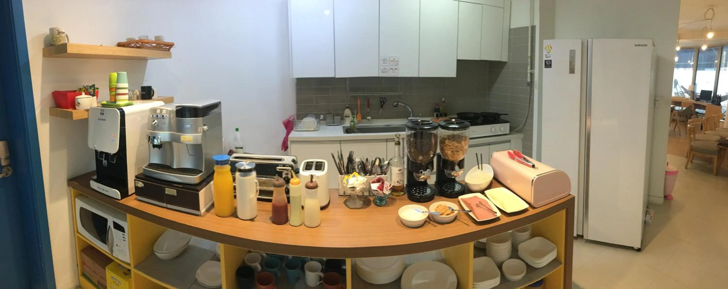 Kitchen or kitchenette in DW Design Residence