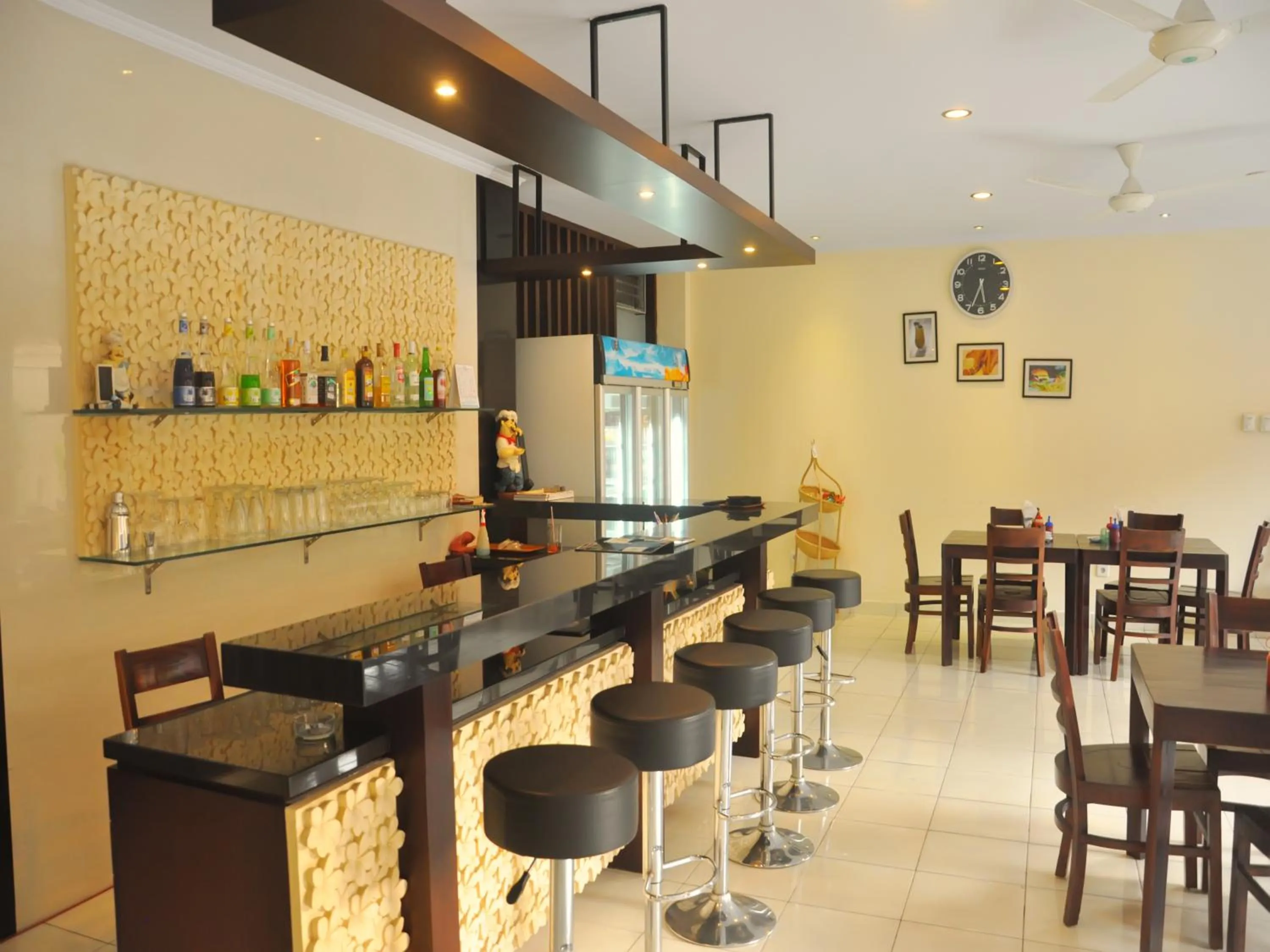 Restaurant/places to eat in Jesens Inn II