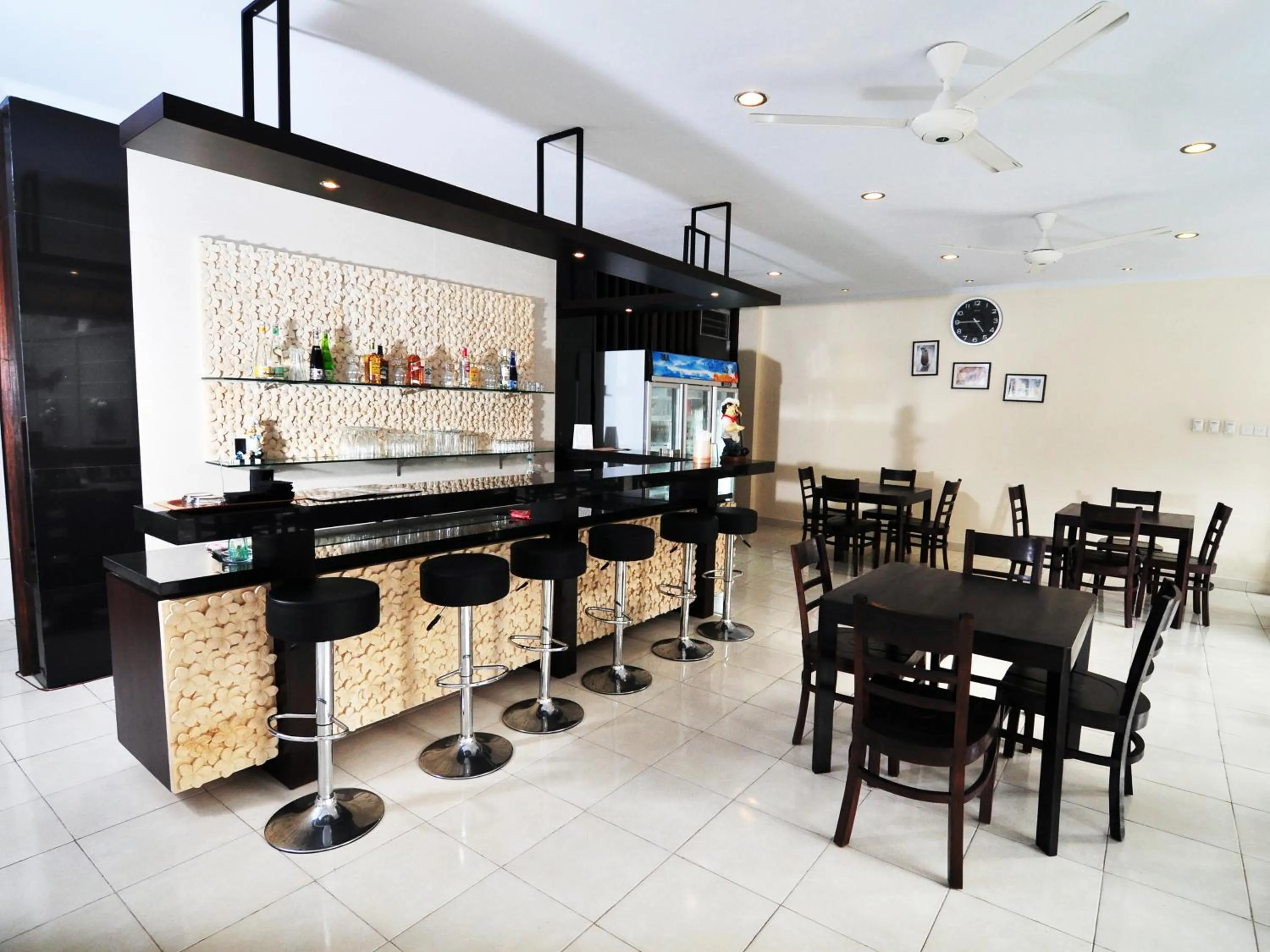 Restaurant/places to eat in Jesens Inn II