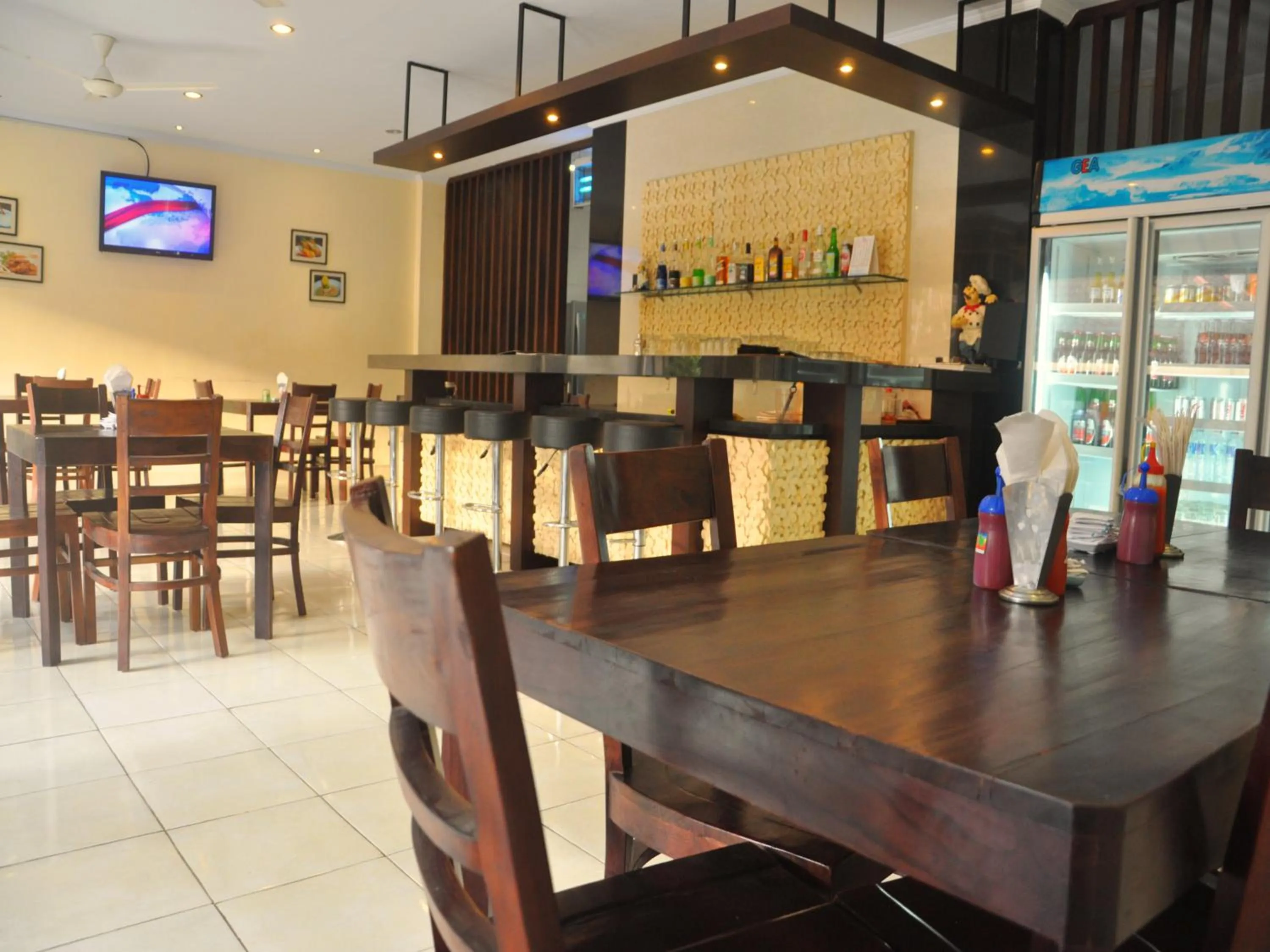 Restaurant/places to eat in Jesens Inn II