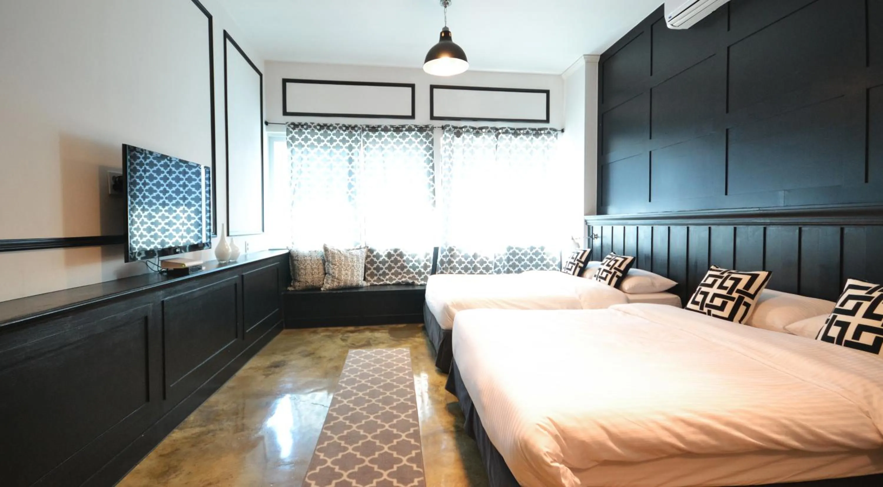 Bedroom, Bed in Seoul Loft Apartments - SLA 7 Night Minimum