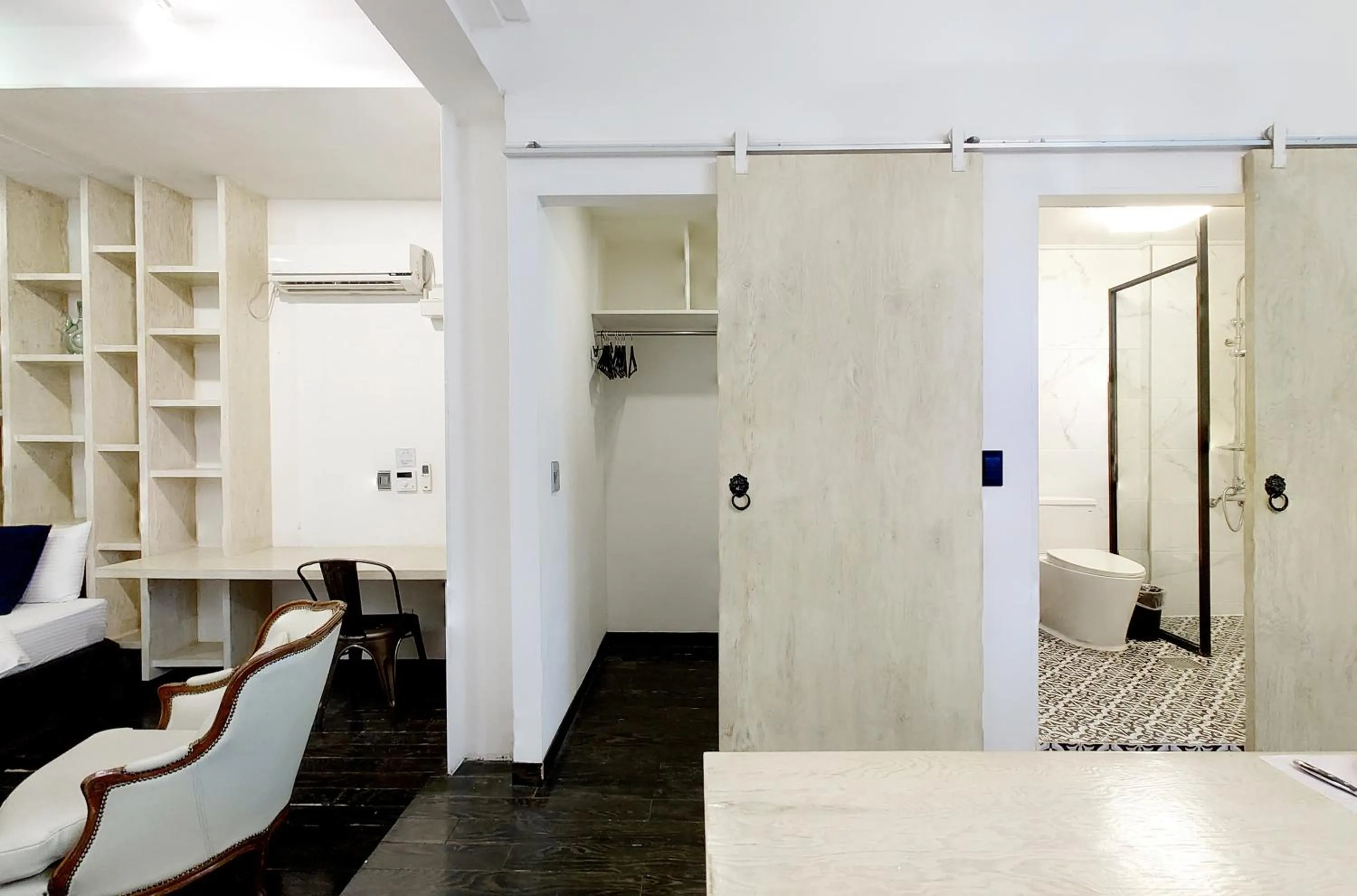 wardrobe in Seoul Loft Apartments - SLA 7 Night Minimum