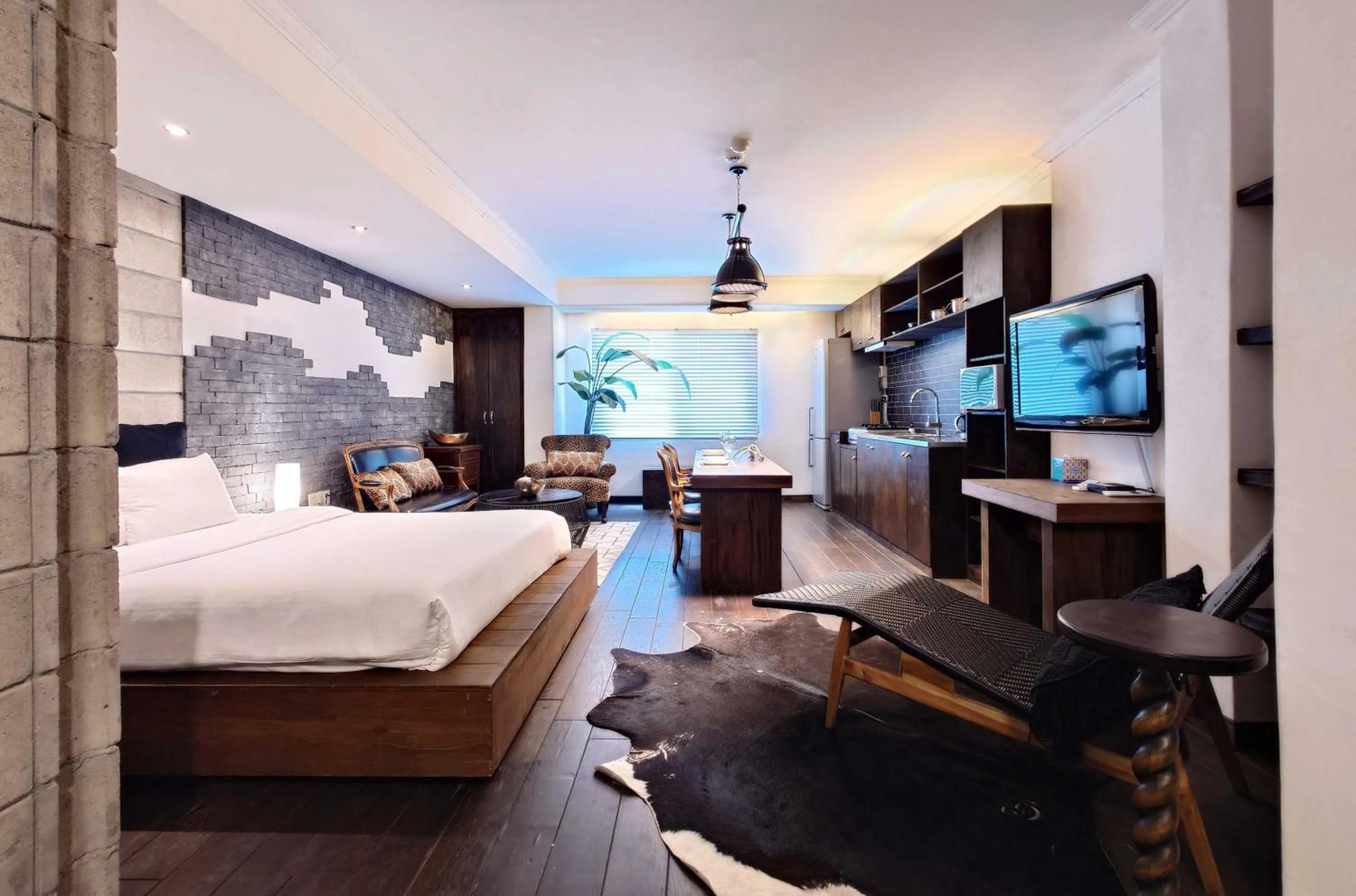 Bedroom, Bed in Seoul Loft Apartments - SLA 7 Night Minimum