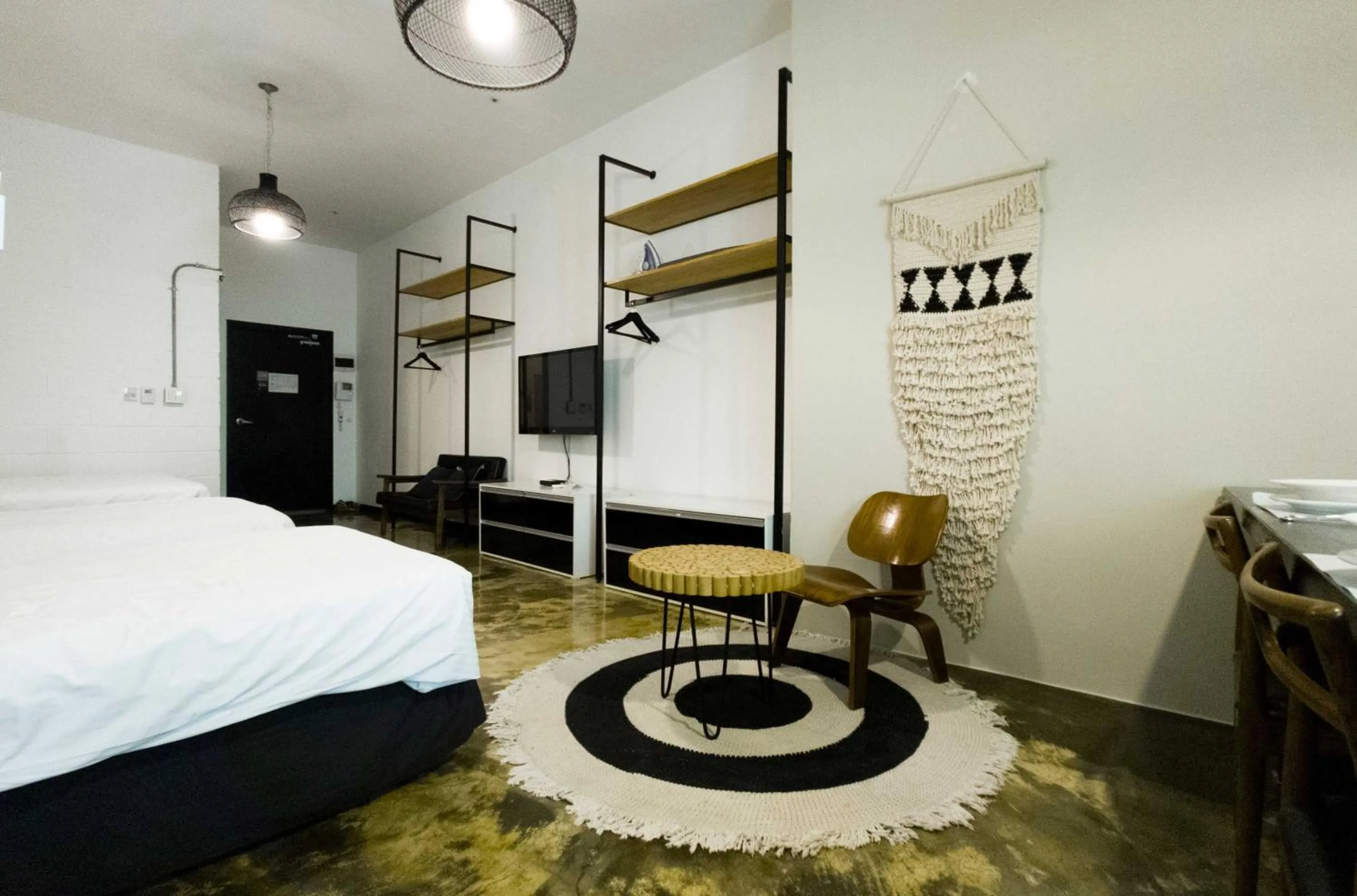 Seating area, Bed in Seoul Loft Apartments - SLA 7 Night Minimum